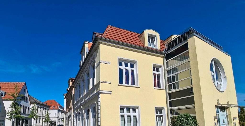 135qm 4 Zimmer Ferienwohnung in Stadtnähe, Wintergarten Parkplatz