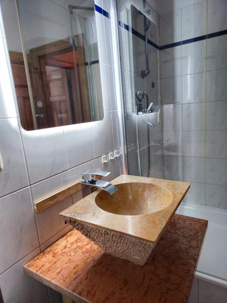 135qm 4 Zimmer Ferienwohnung in Stadtnähe, Wintergarten Parkplatz