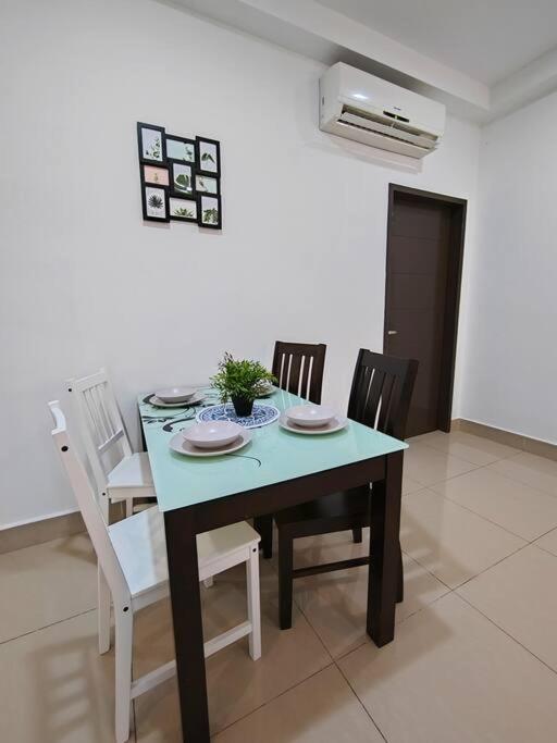 Shaftsbury 1 BR w Netflix Wi-Fi photo 3