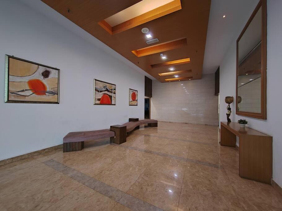Shaftsbury 1 BR w Netflix Wi-Fi photo 8