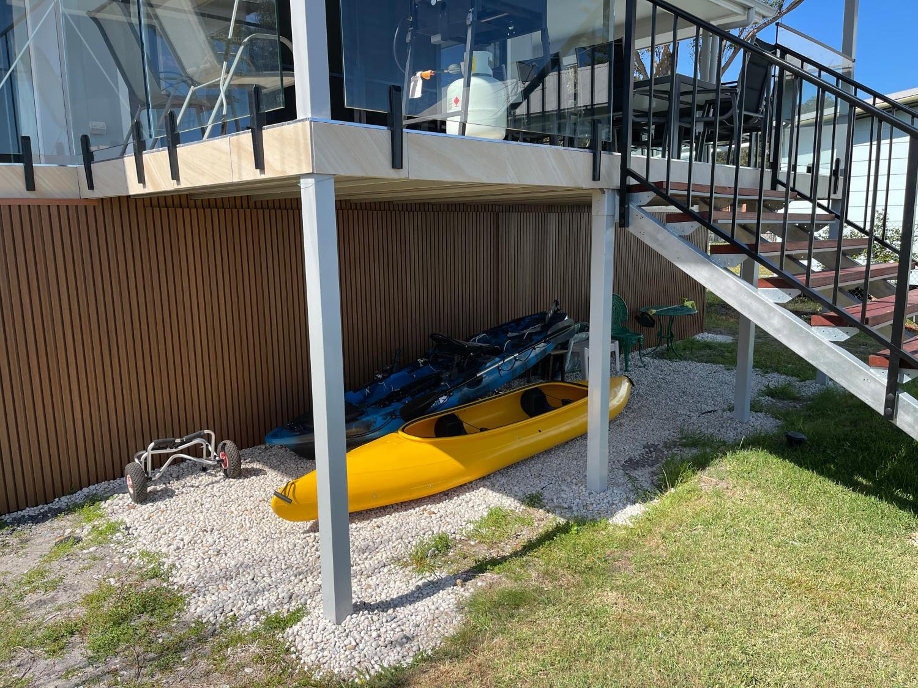 ABSOLUTE BEACHFRONT Port Stephens - Pindimar Beach House