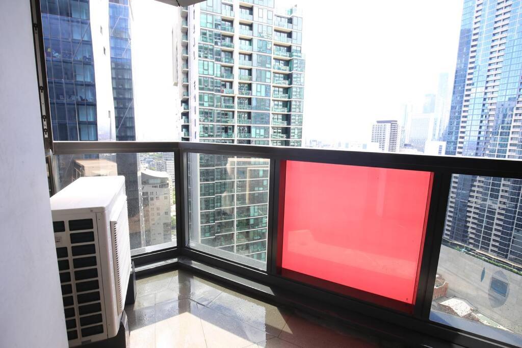 Great location 2B2B Free Parking