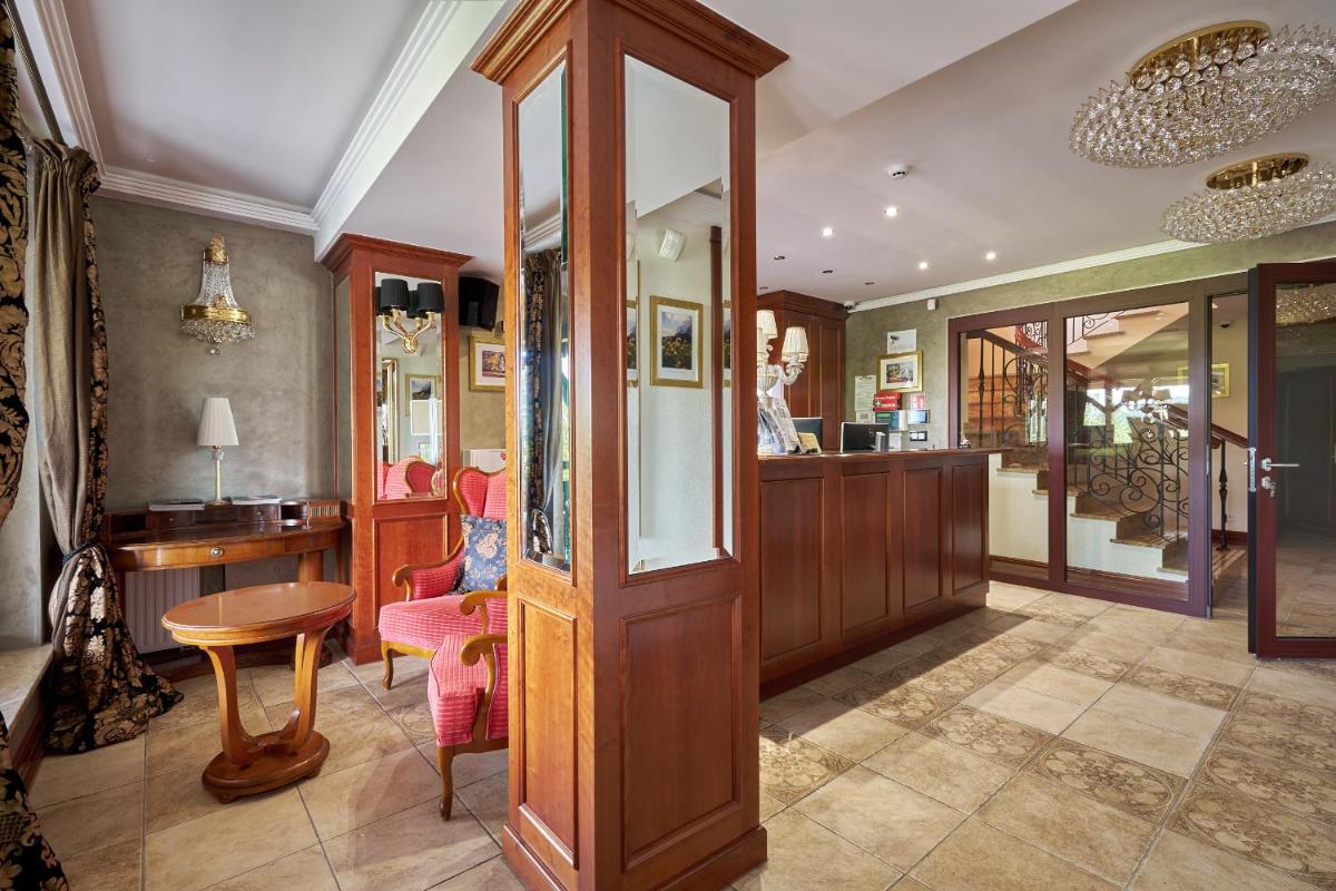 hotel reception