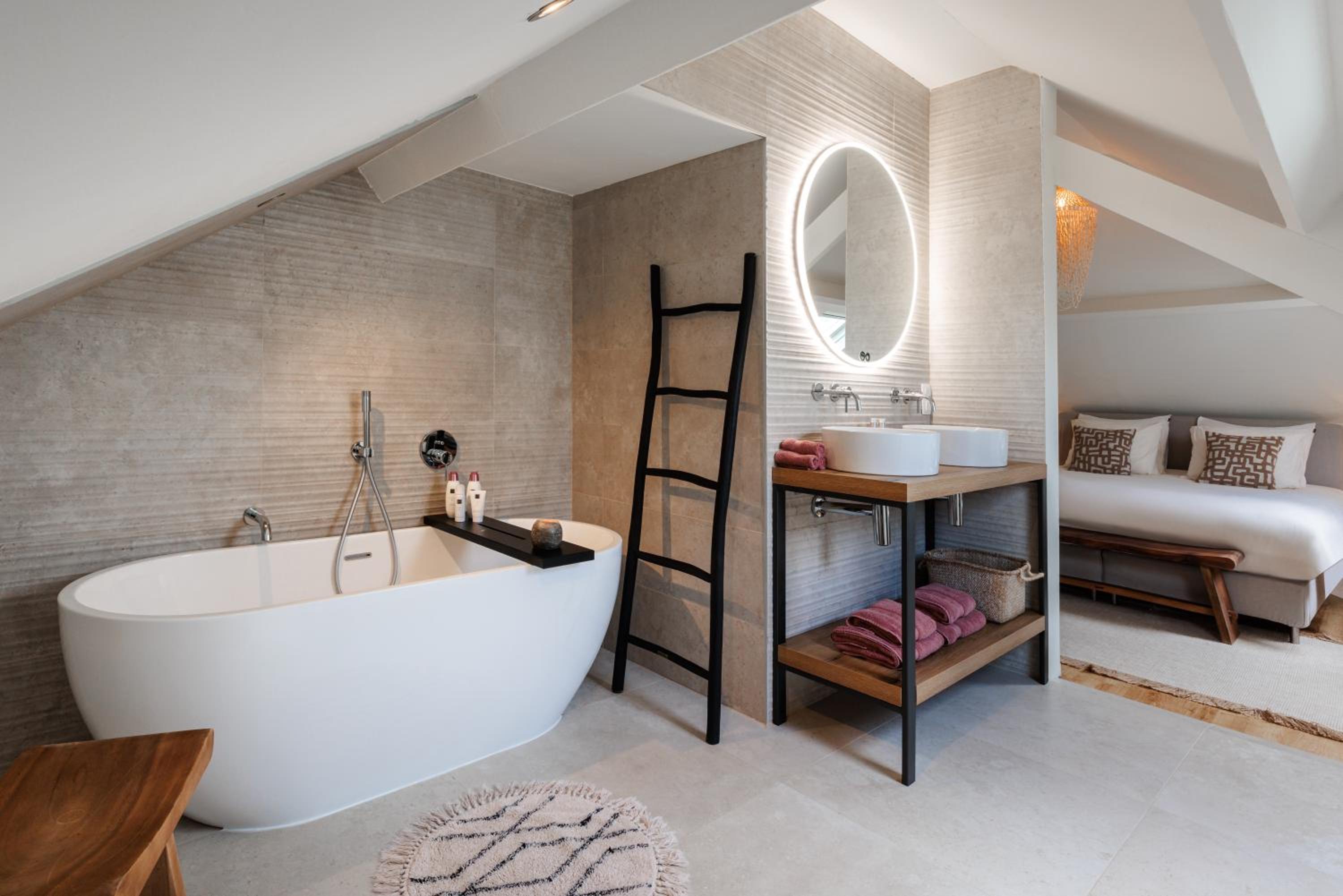 Maison La Belle Cosy 2-bedroom house with jacuzzi & airco
