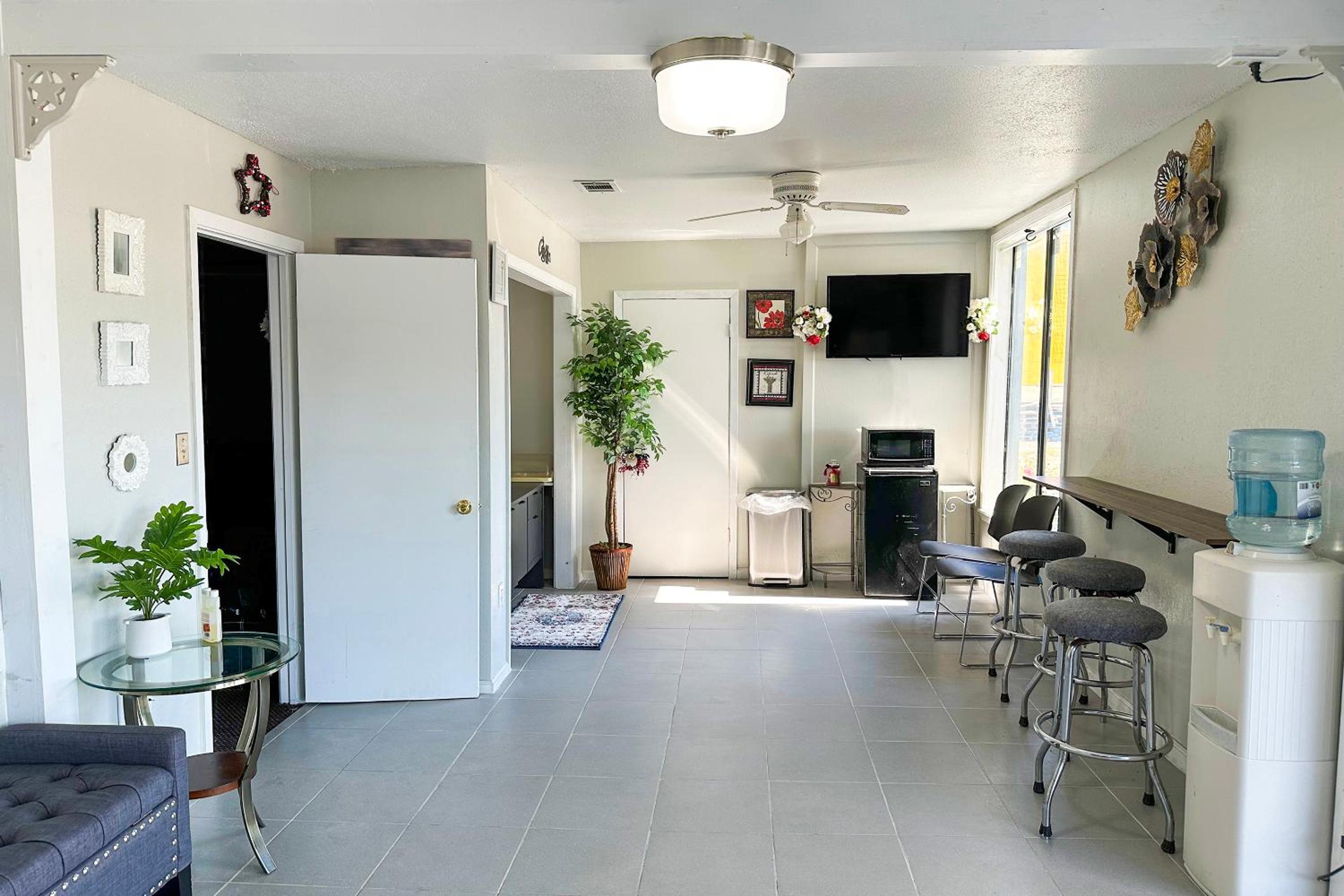 Photo 8