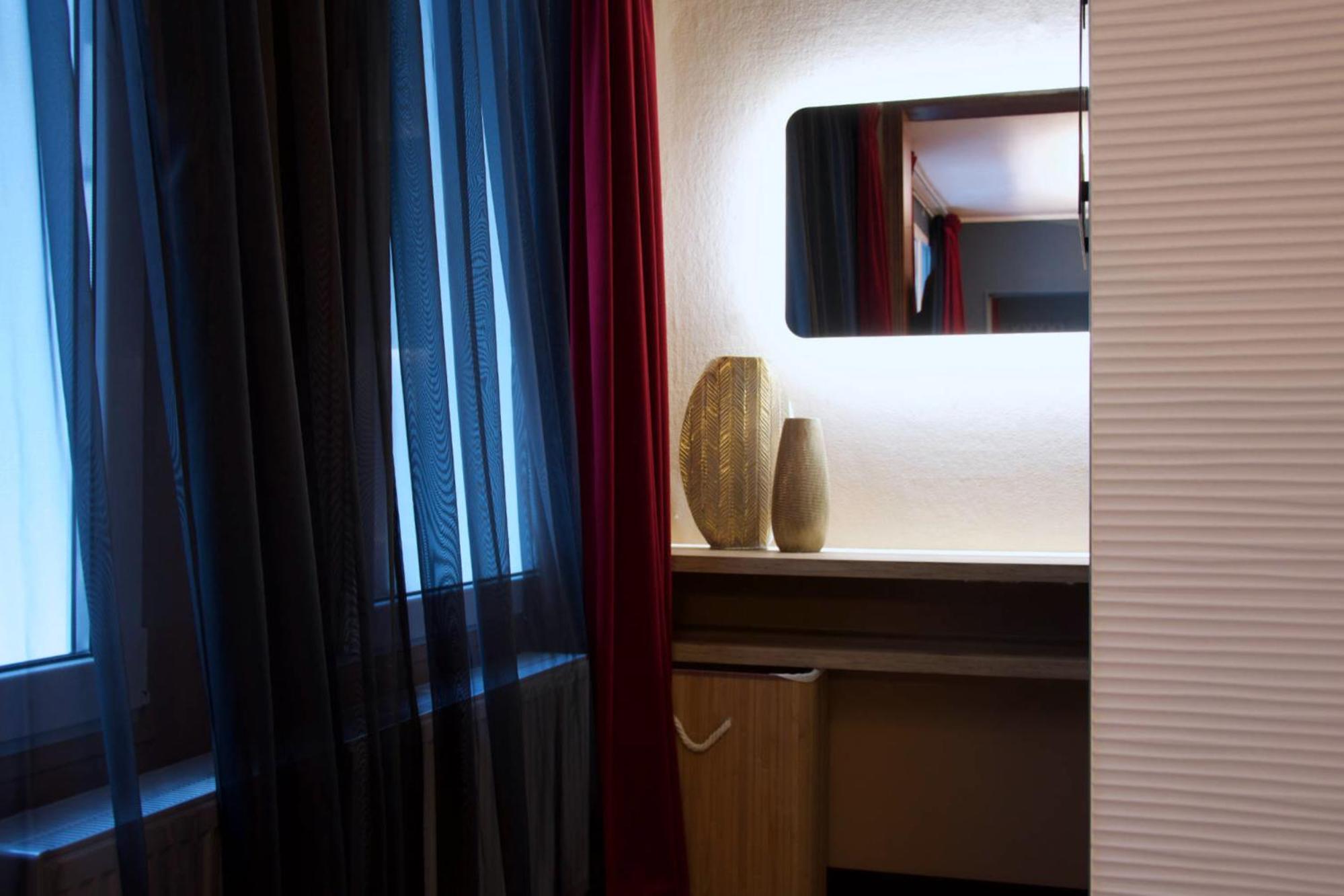 Romantic Suite Boudoir-bleu -ADULTS ONLY-