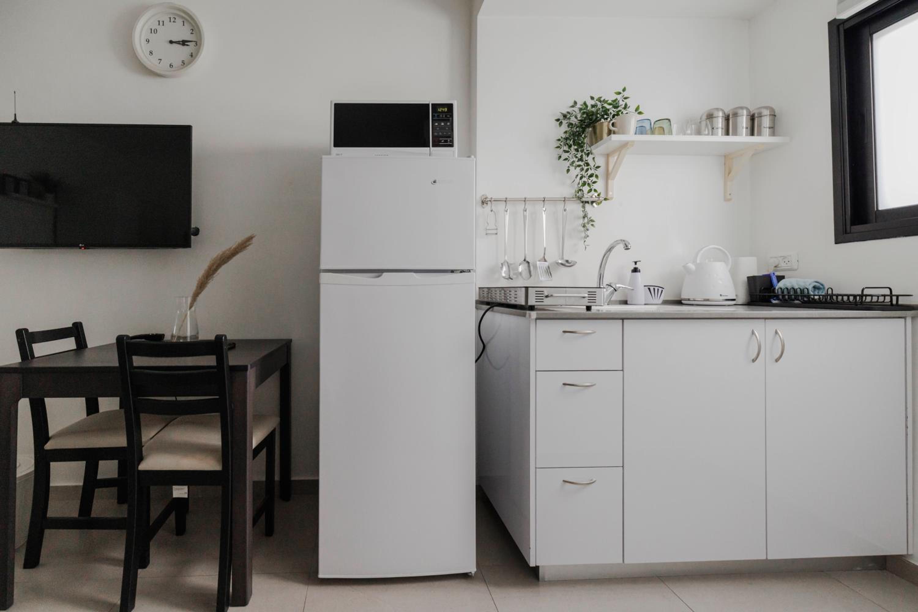 Levinsky Market - Prime Location Studio - Steps from Neve Tzedek view 4