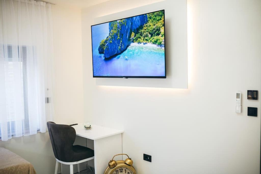 Luxury Apartment & Rooms