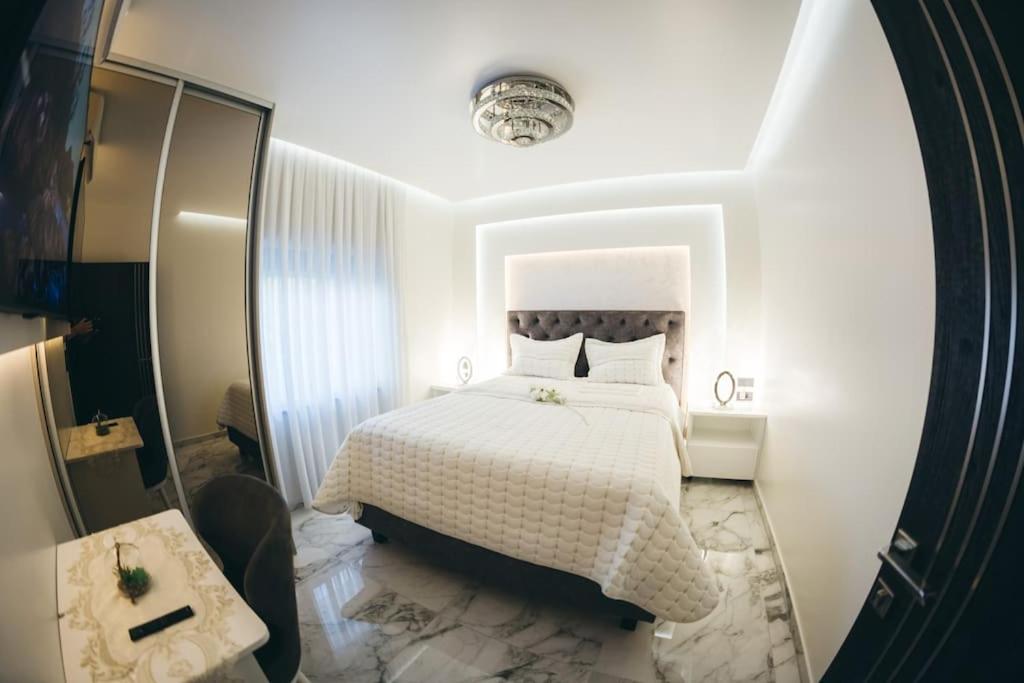 Luxury Apartment & Rooms