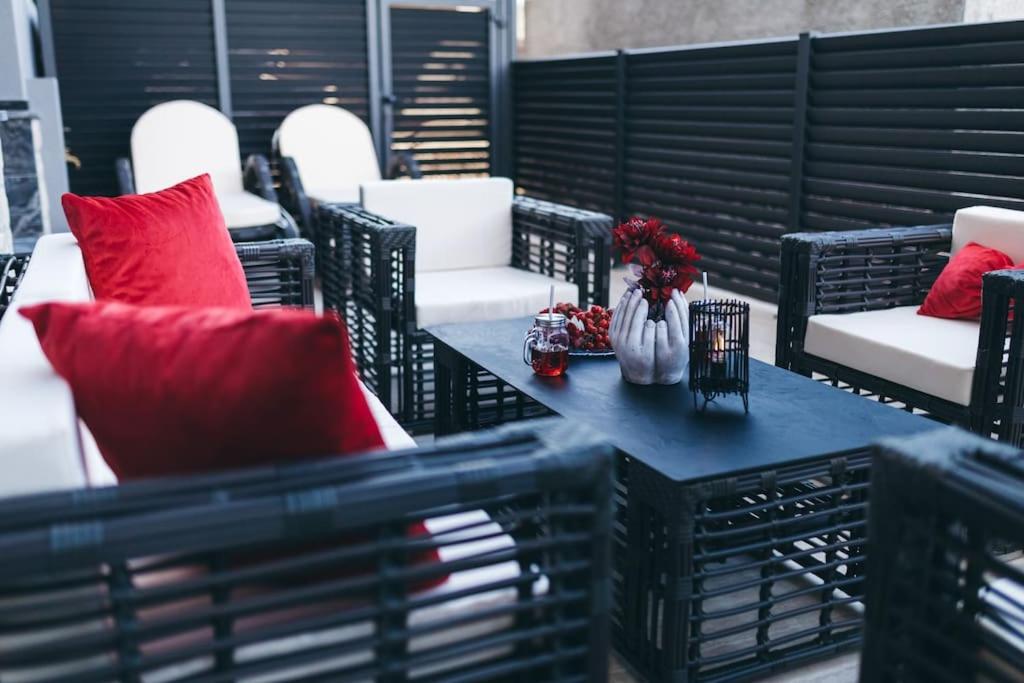 Luxury Apartment & Rooms