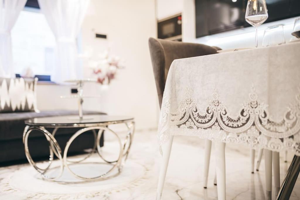 Luxury Apartment & Rooms