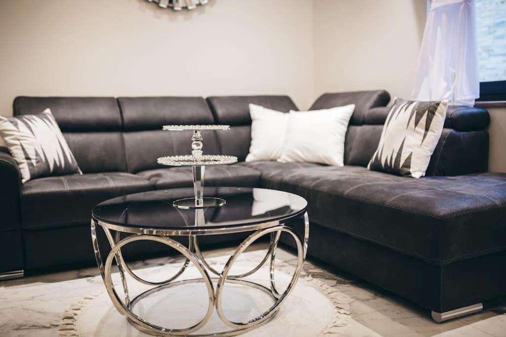Luxury Apartment & Rooms