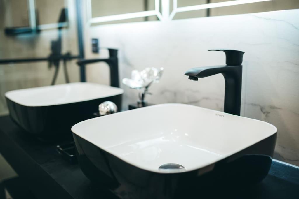 Luxury Apartment & Rooms