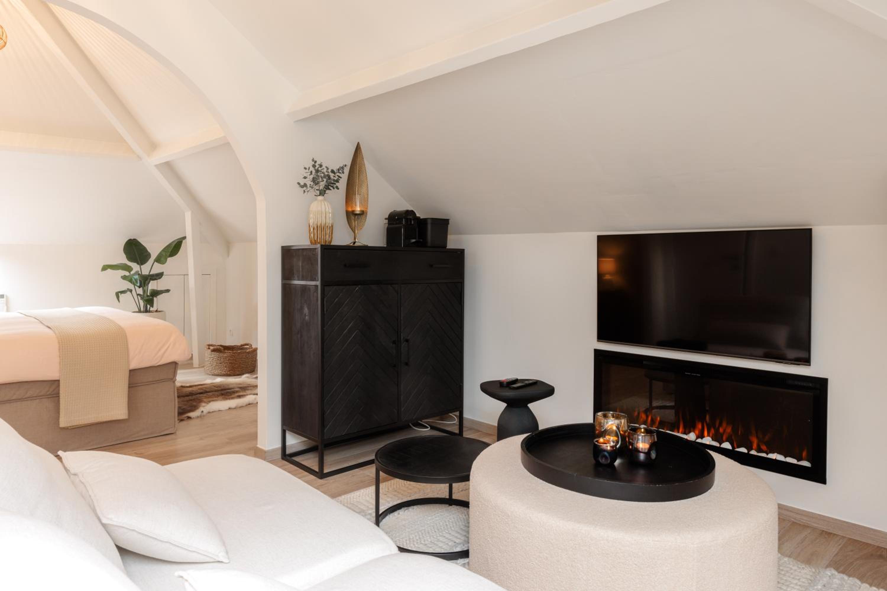 Maison La Belle Cosy 2-bedroom house with jacuzzi & airco