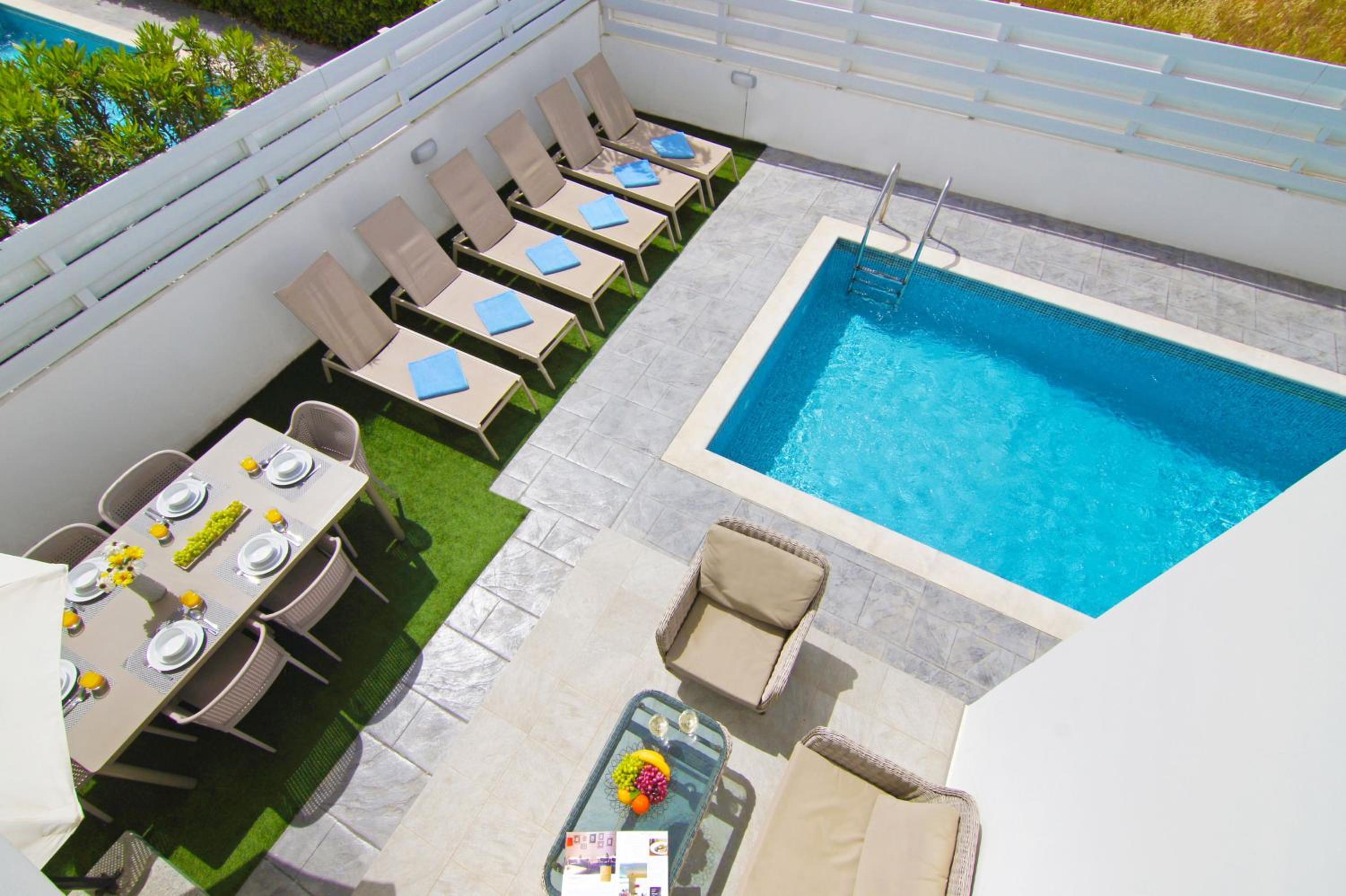 Villa Dina