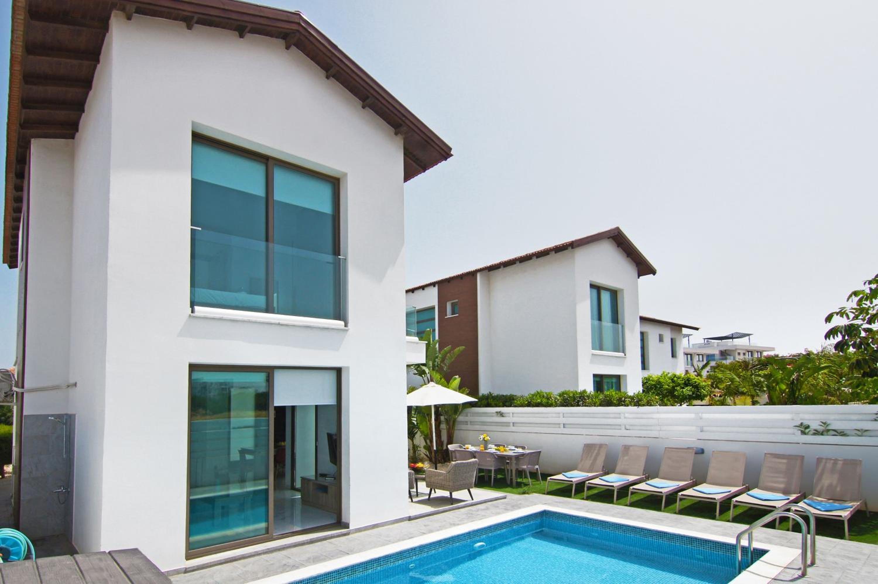 Villa Dina