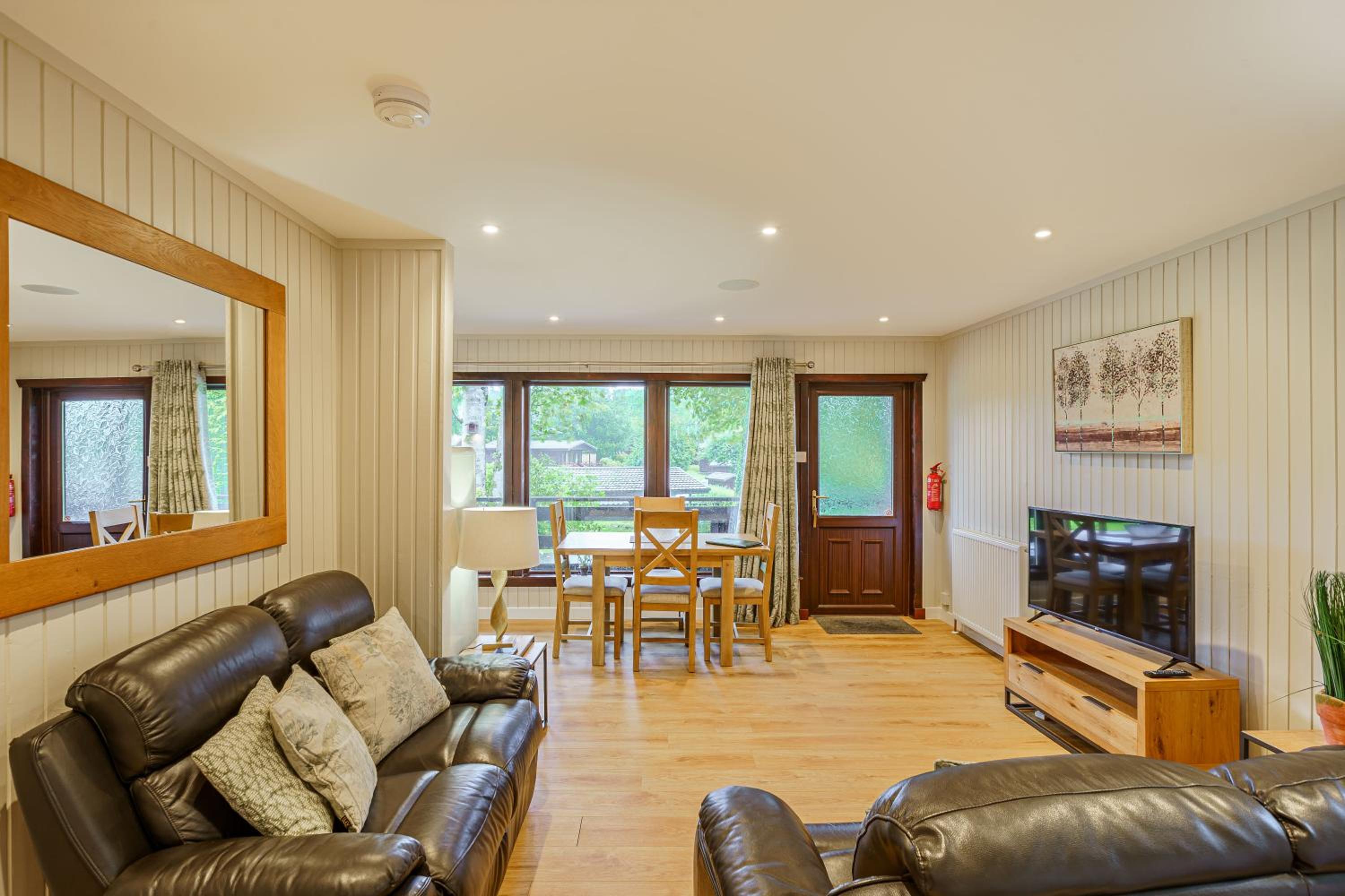 Birch Lodge 13 with Hot Tub