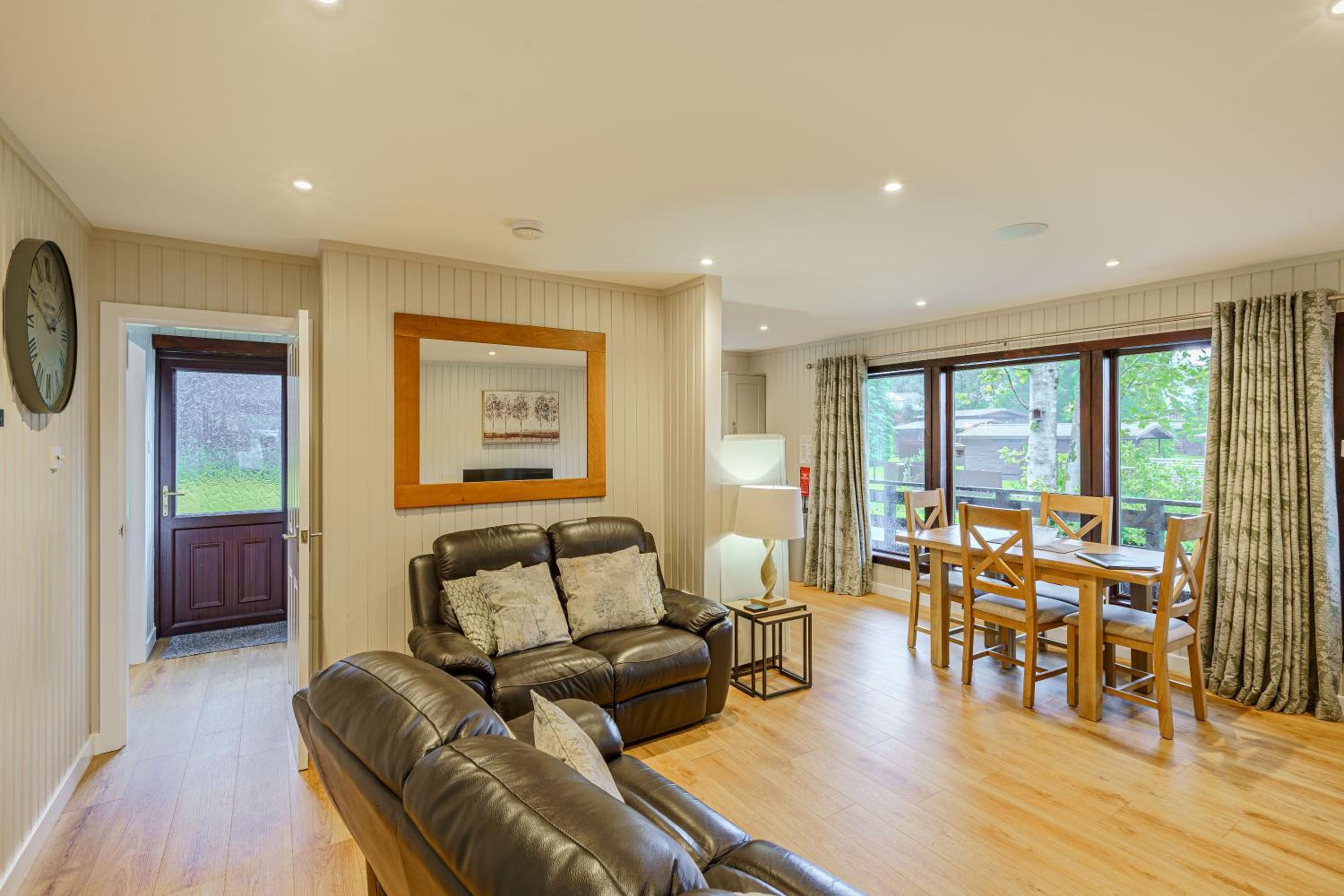 Birch Lodge 13 with Hot Tub