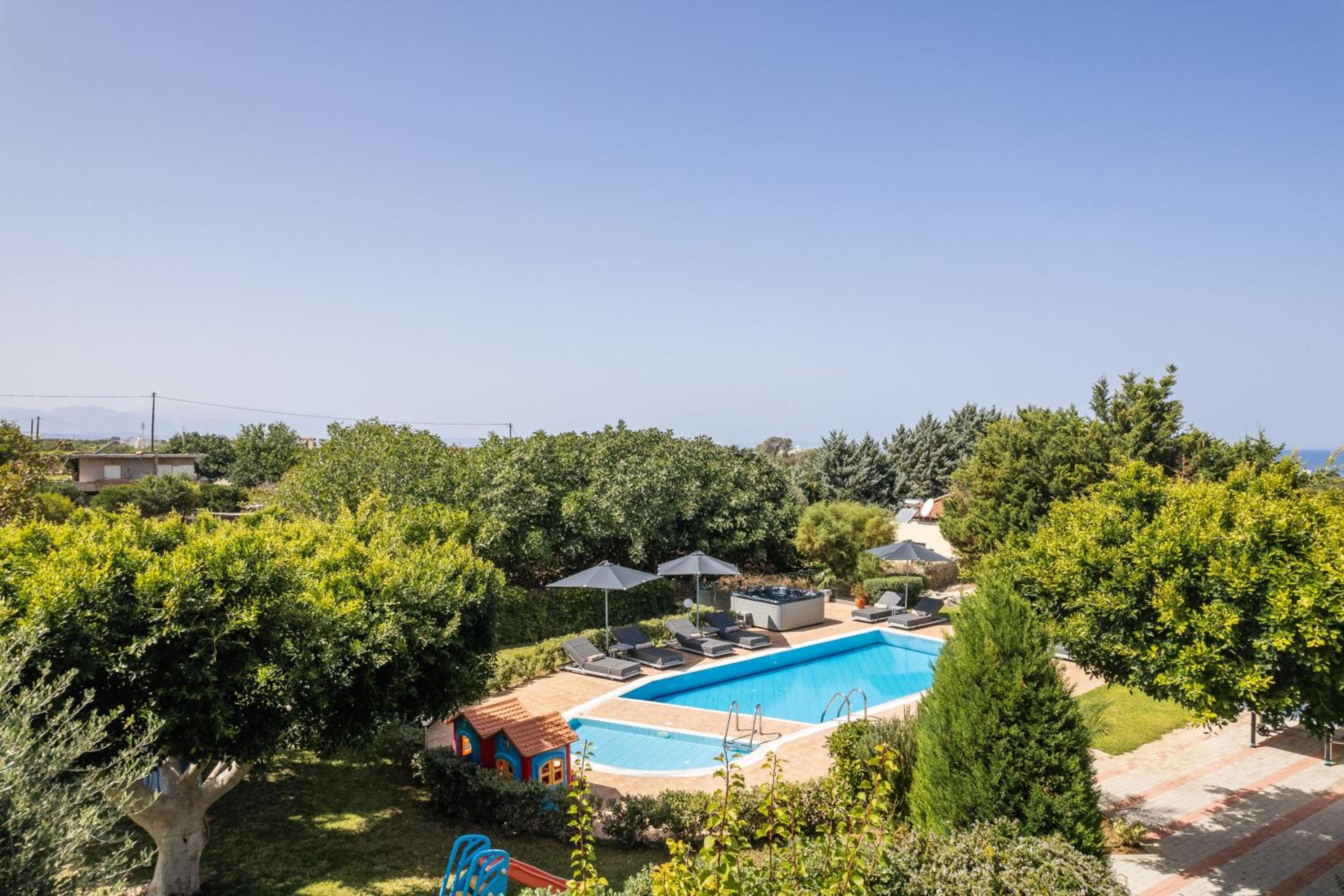 Villa Joanna-Family Haven with Kid's Zone photo 4