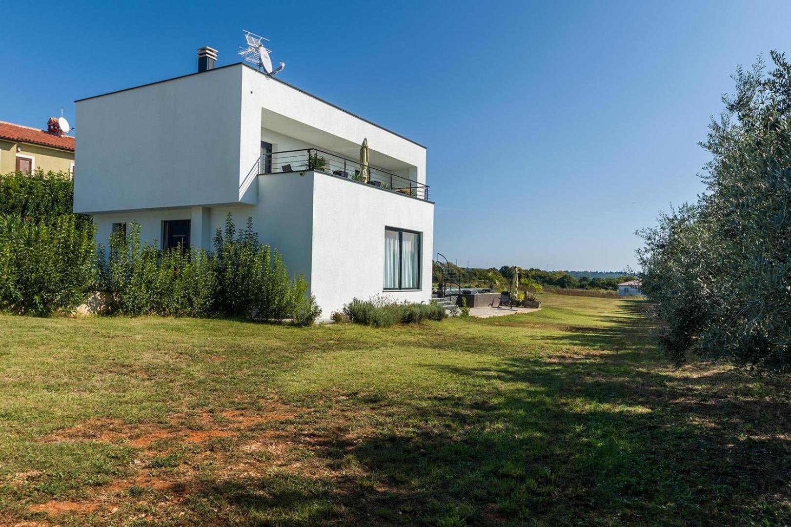 Villa Aurora III view 3