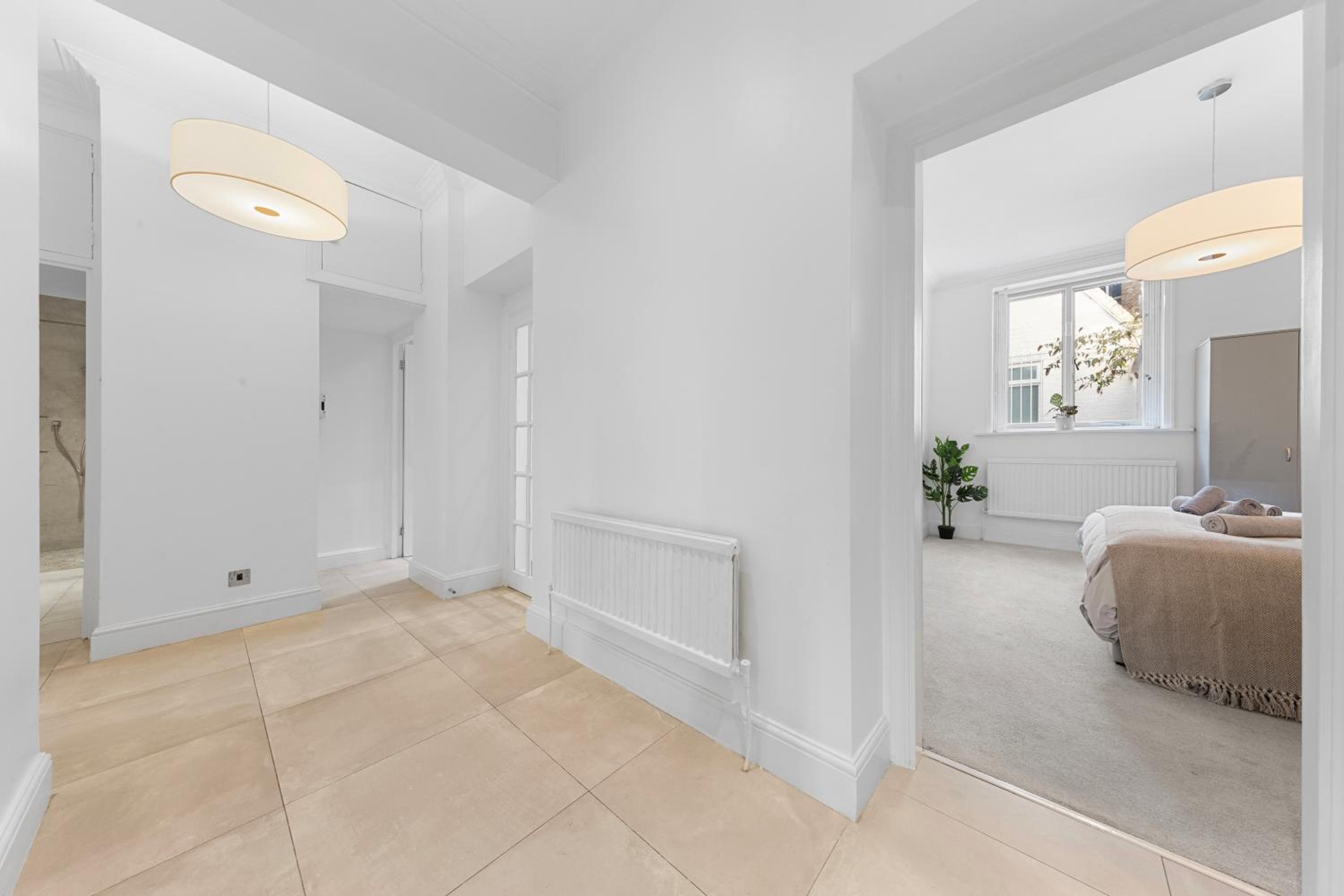 Harrods 2 Bed Lux Flat w/patio