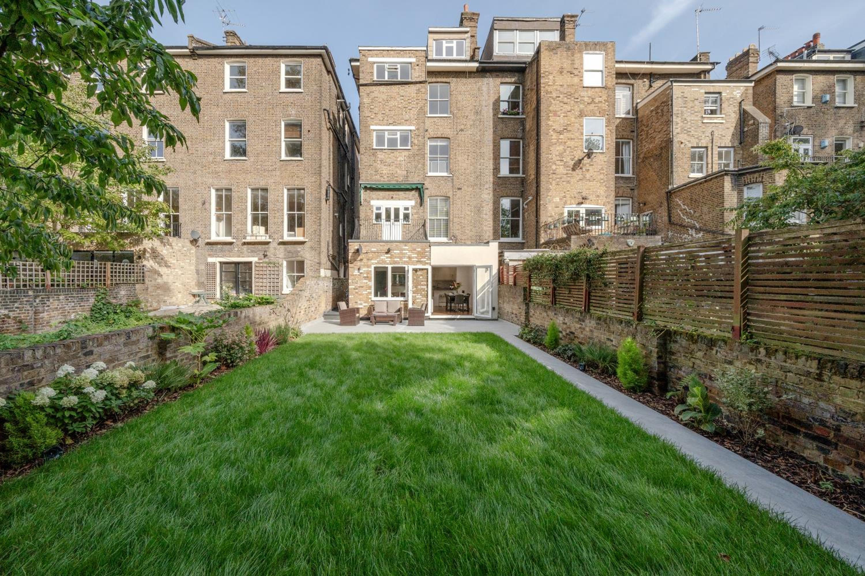 Maida Vale Gem by Little Venice with Stunning Garden