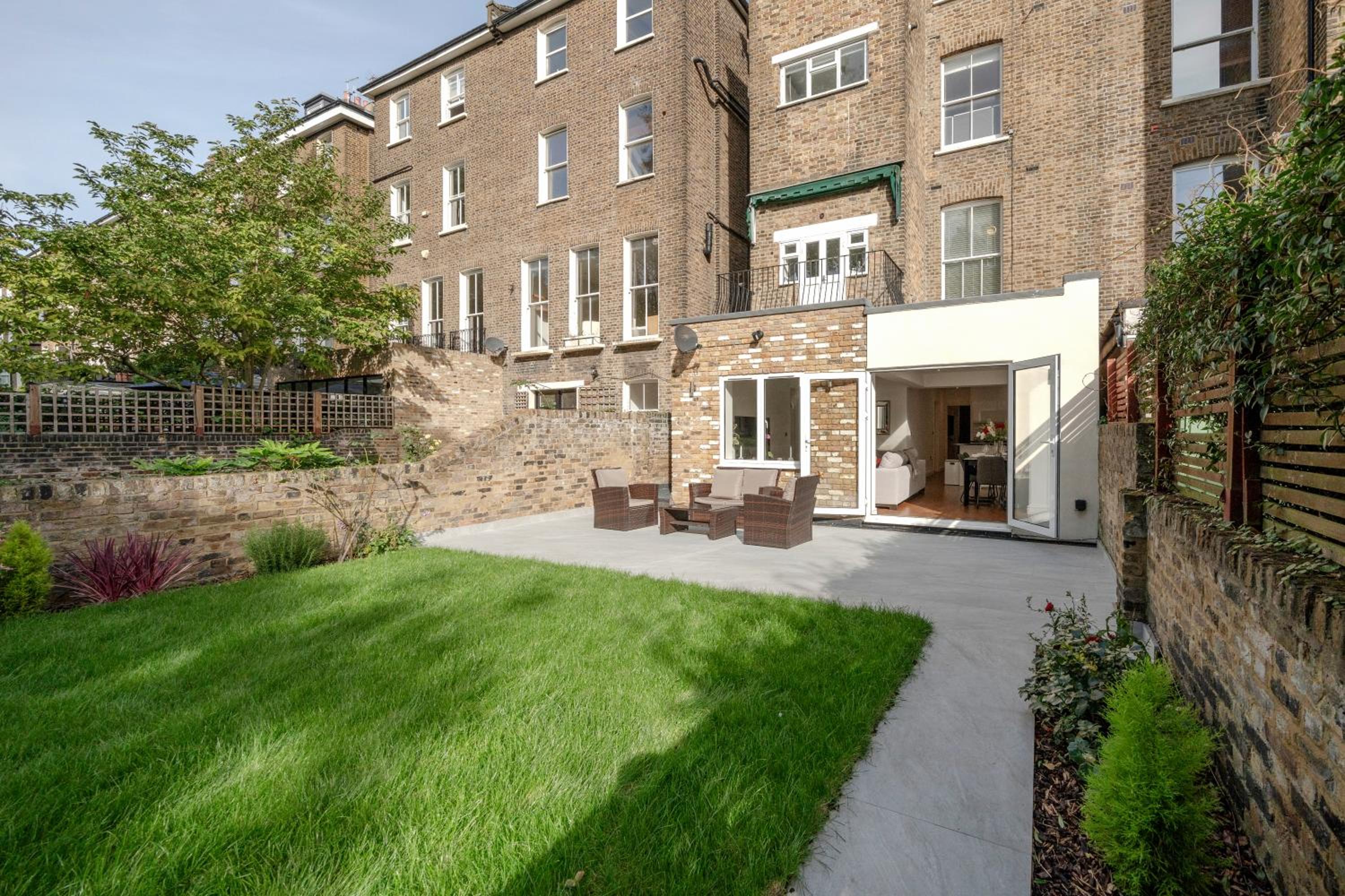 Maida Vale Gem by Little Venice with Stunning Garden