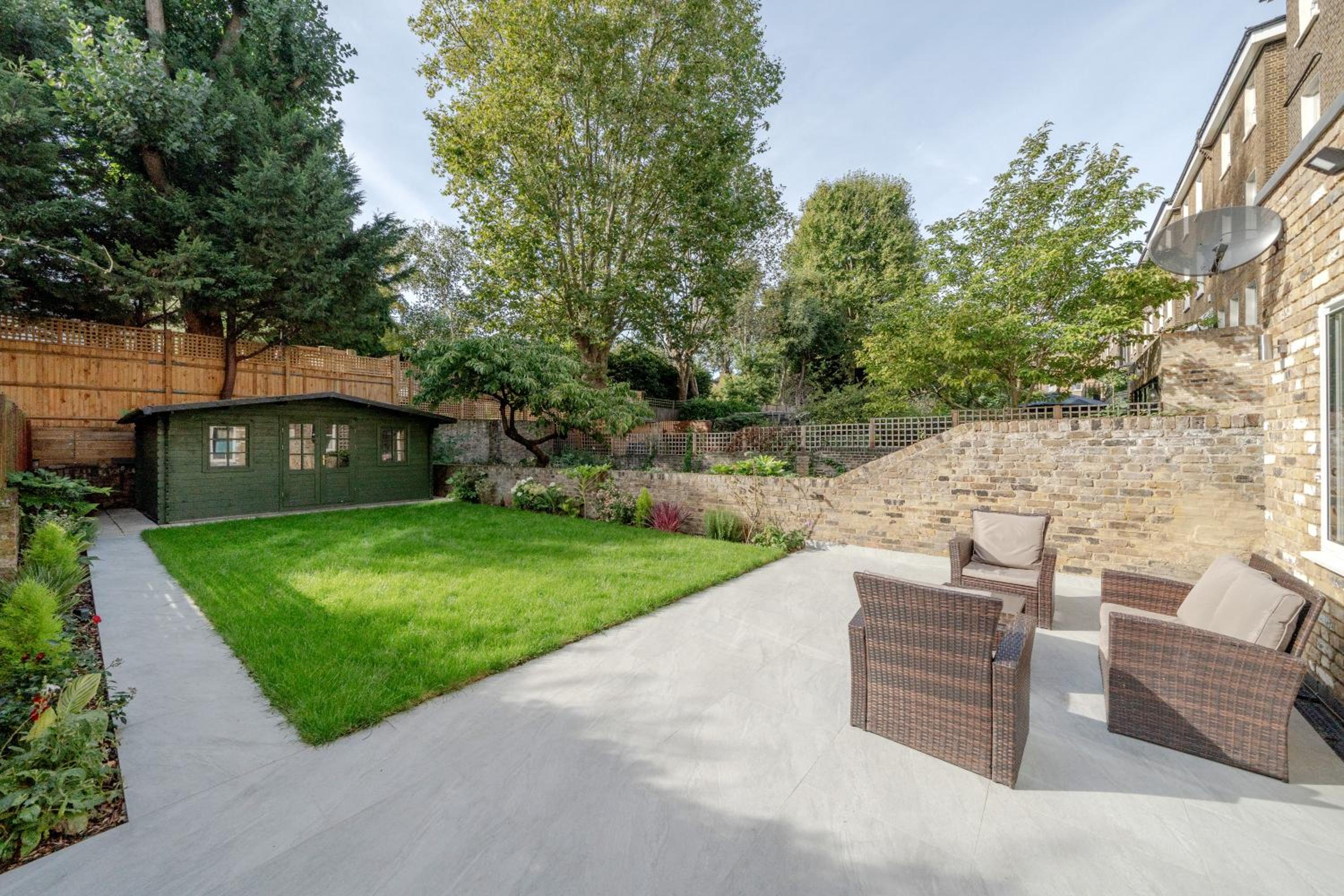 Maida Vale Gem by Little Venice with Stunning Garden