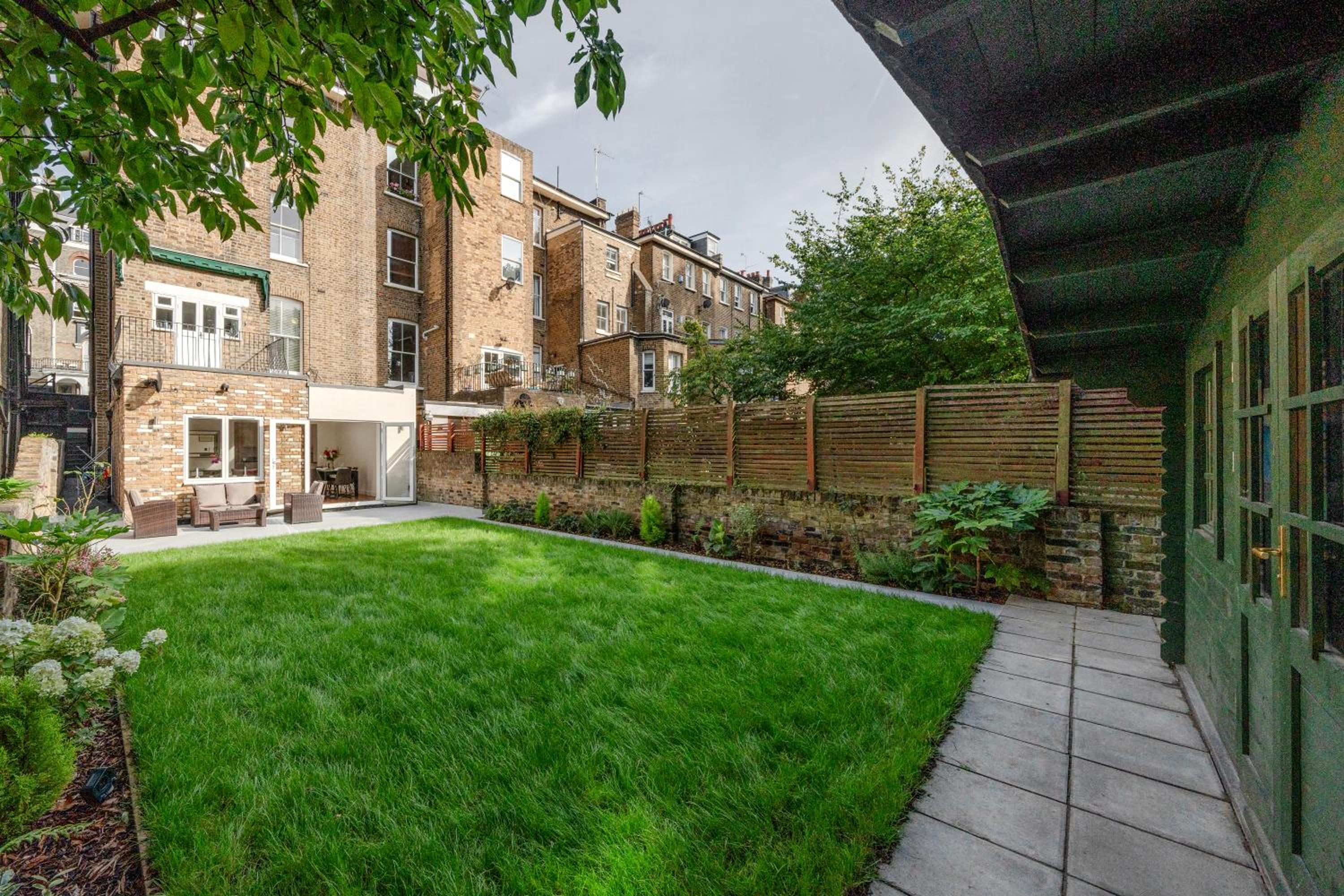 Maida Vale Gem by Little Venice with Stunning Garden
