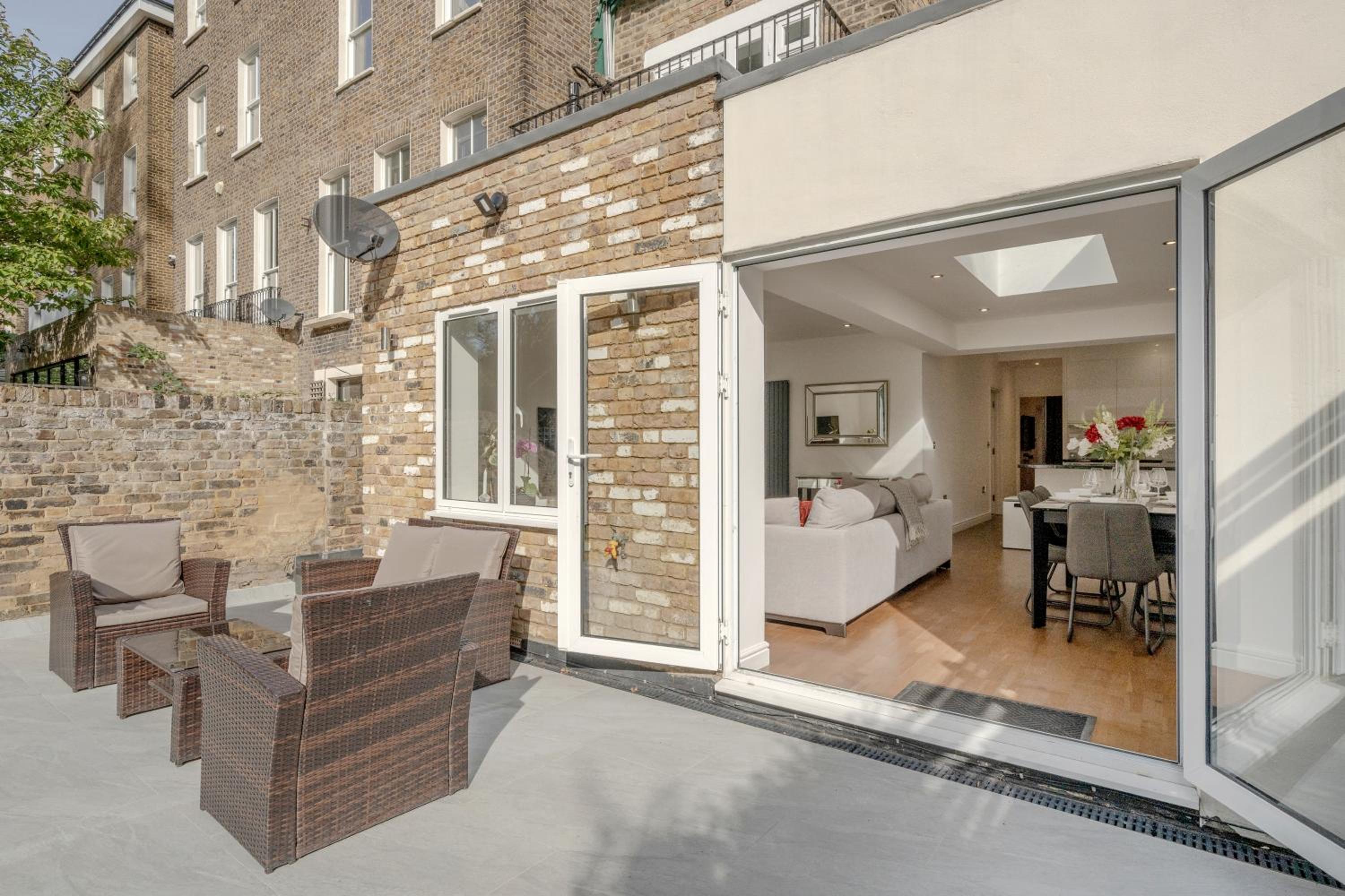 Maida Vale Gem by Little Venice with Stunning Garden