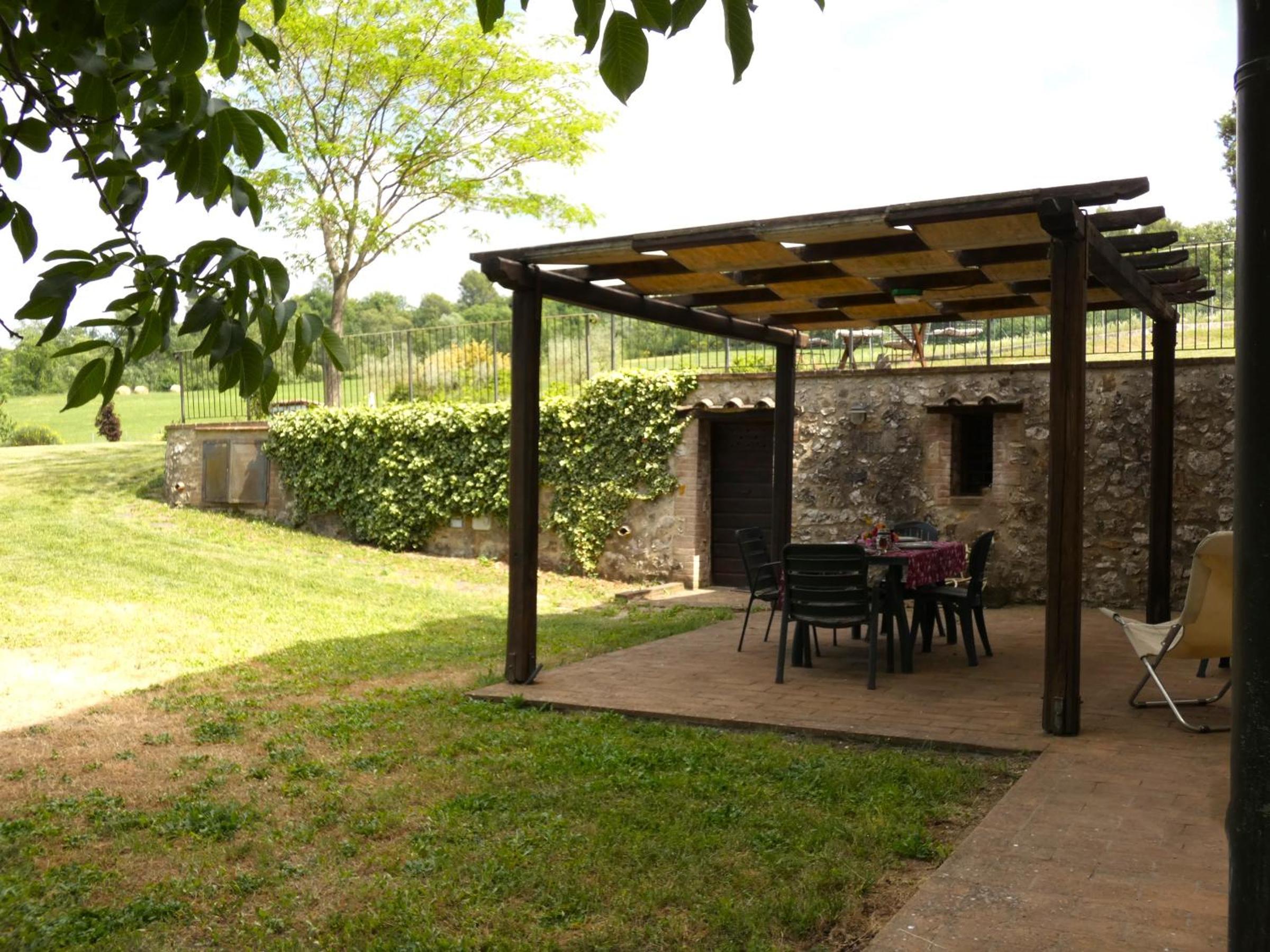 SCAPPO IN UMBRIA, La cantinetta view 4