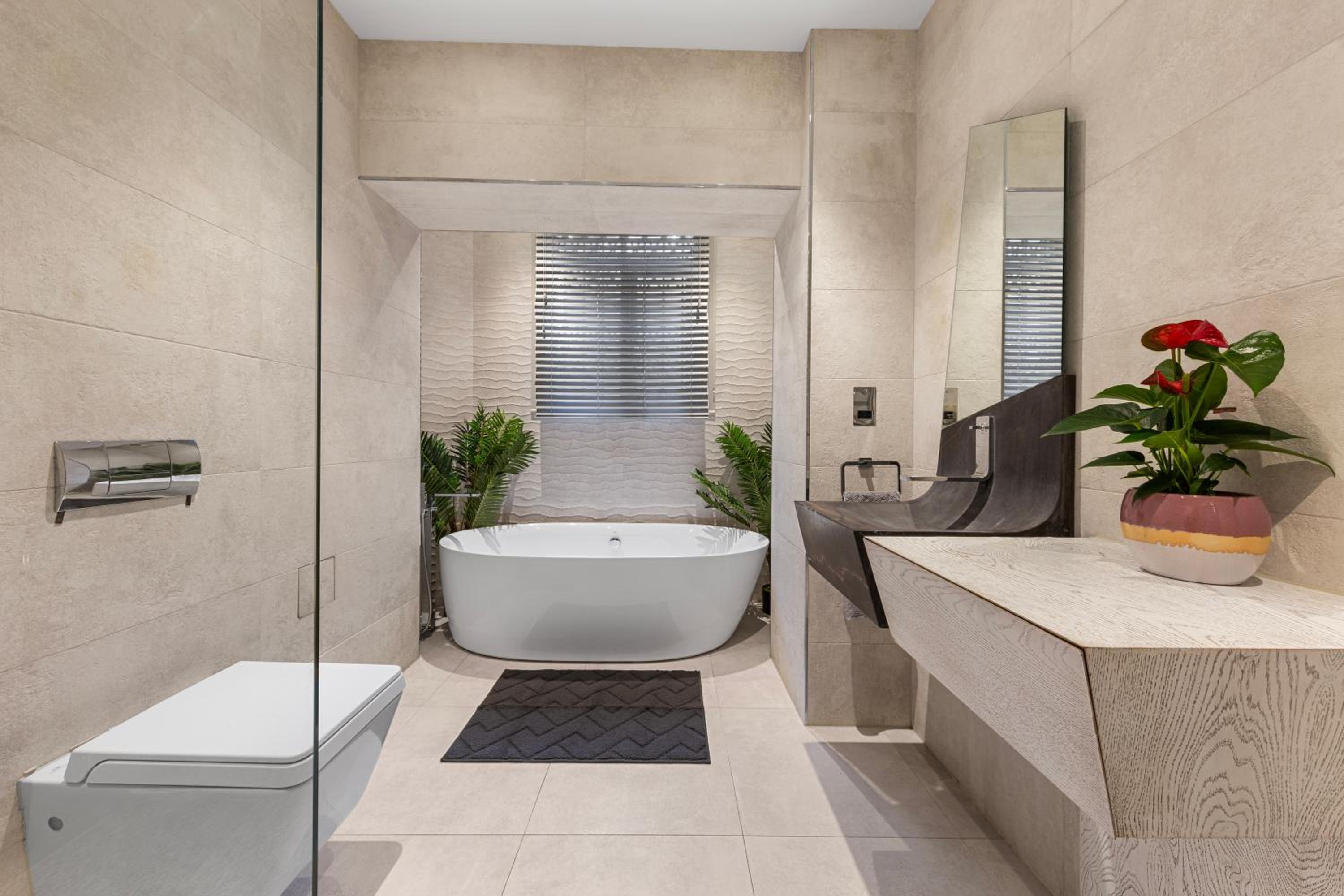 Harrods 2 Bed Lux Flat w/patio