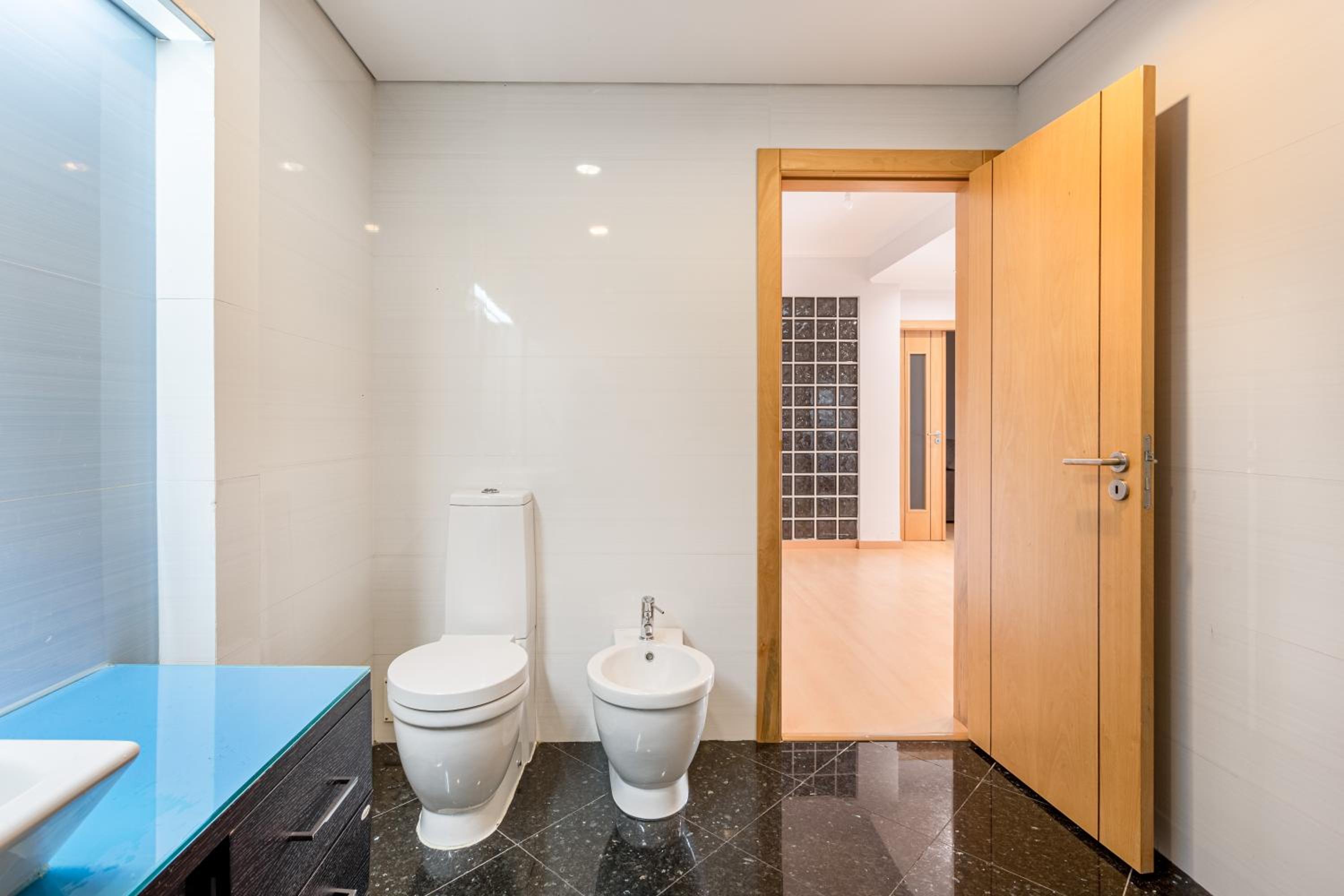 JOIVY Elegant villa w dual pools in Carnaxide