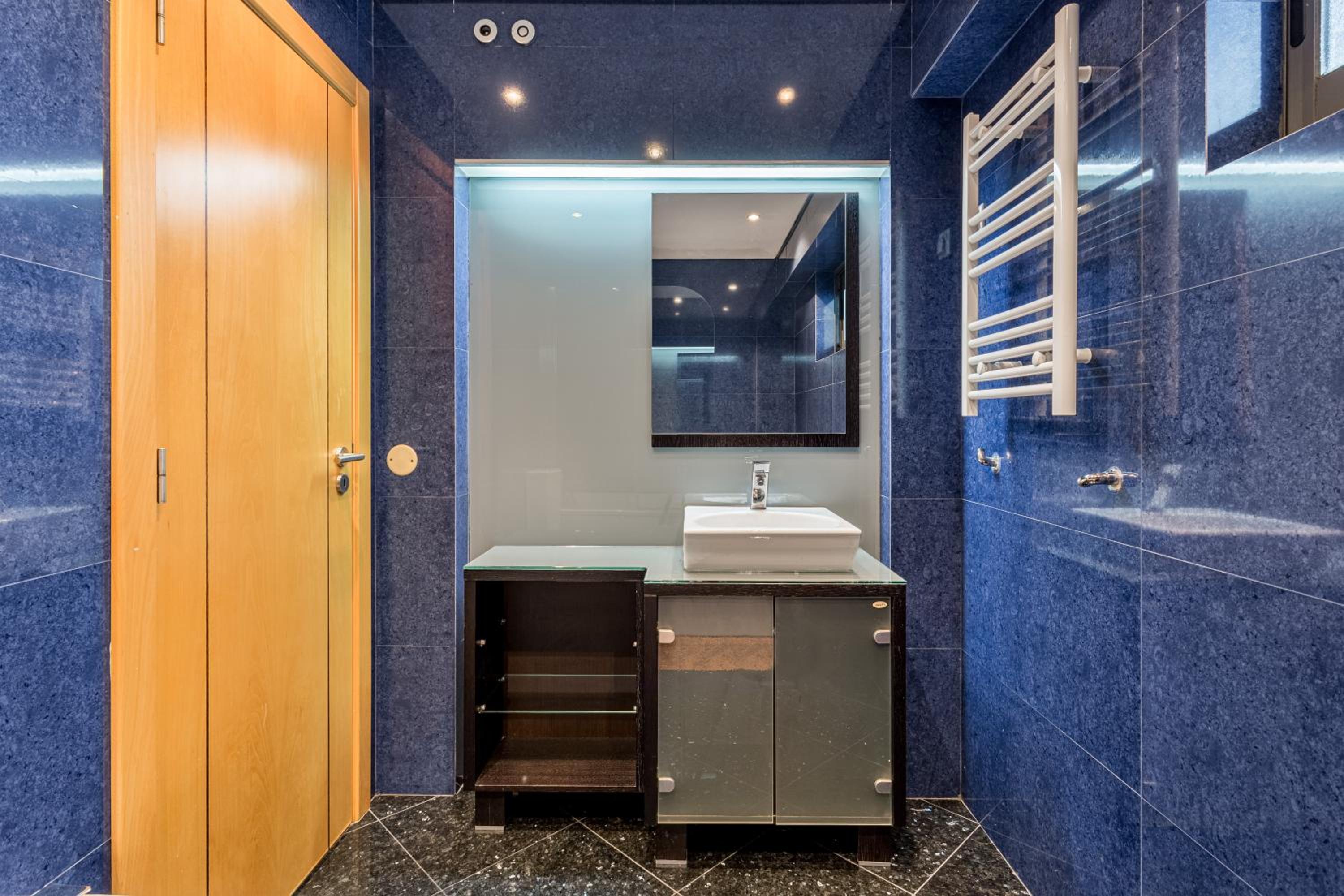 JOIVY Elegant villa w dual pools in Carnaxide