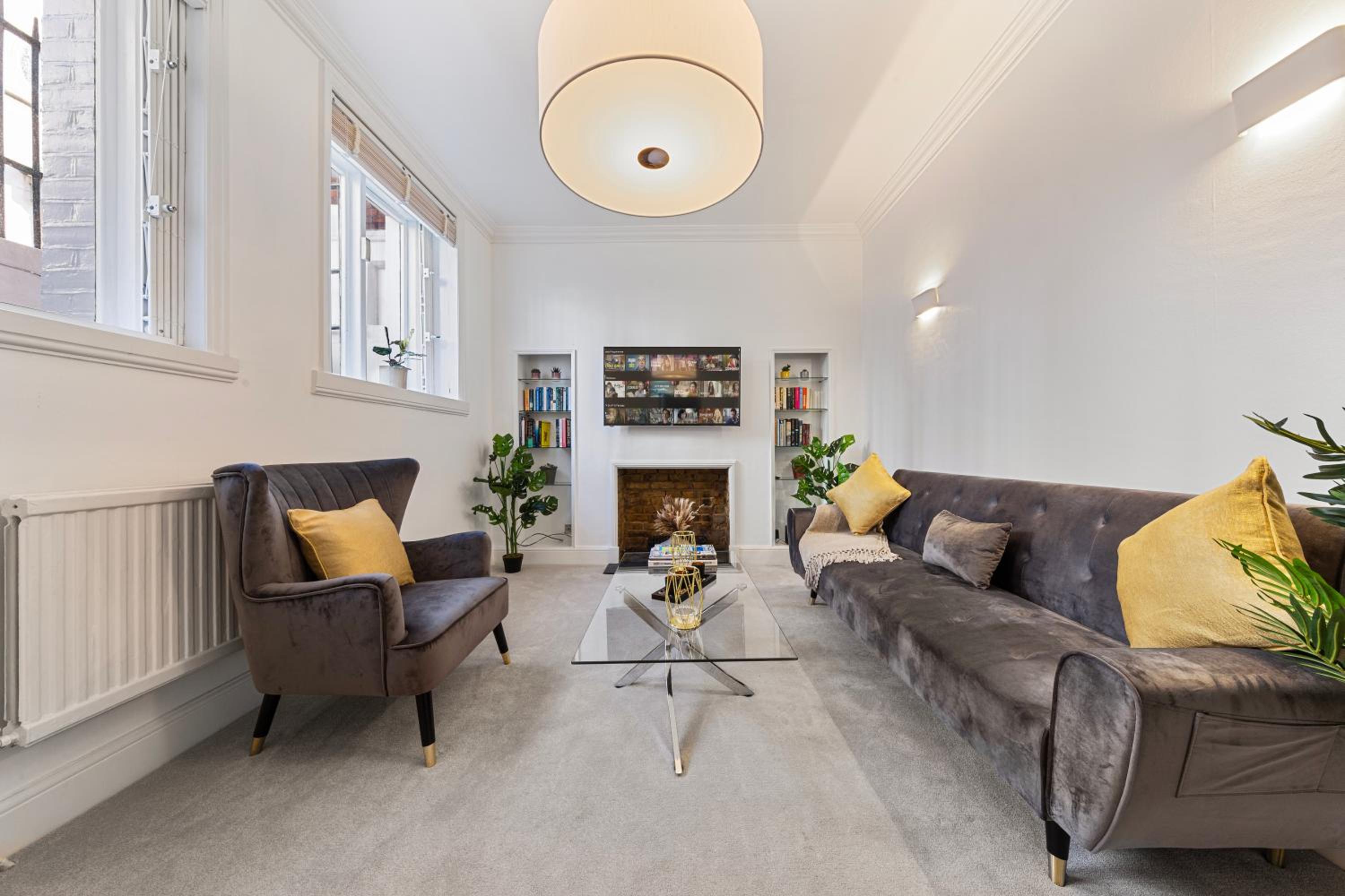 Harrods 2 Bed Lux Flat w/patio