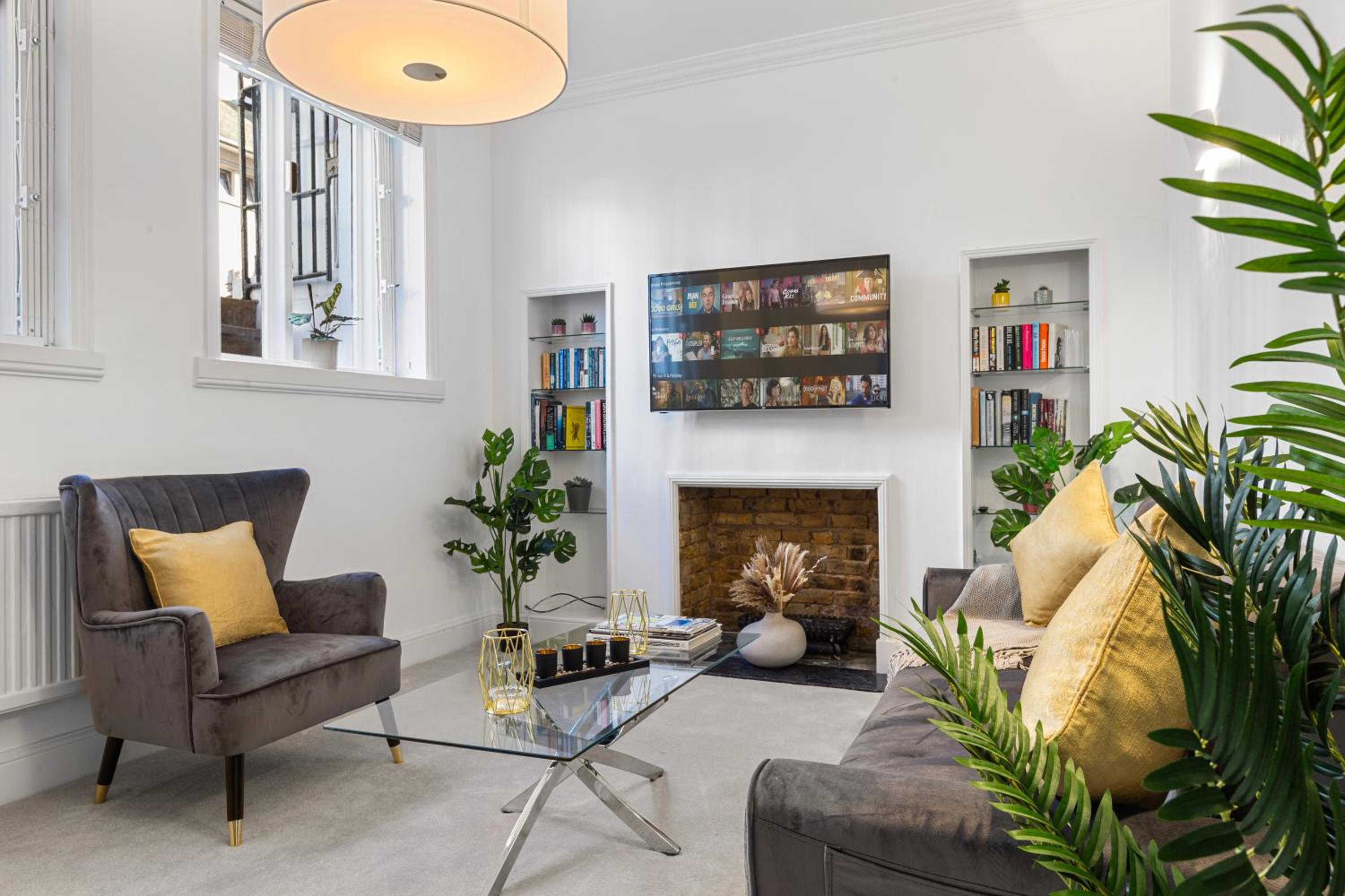 Harrods 2 Bed Lux Flat w/patio