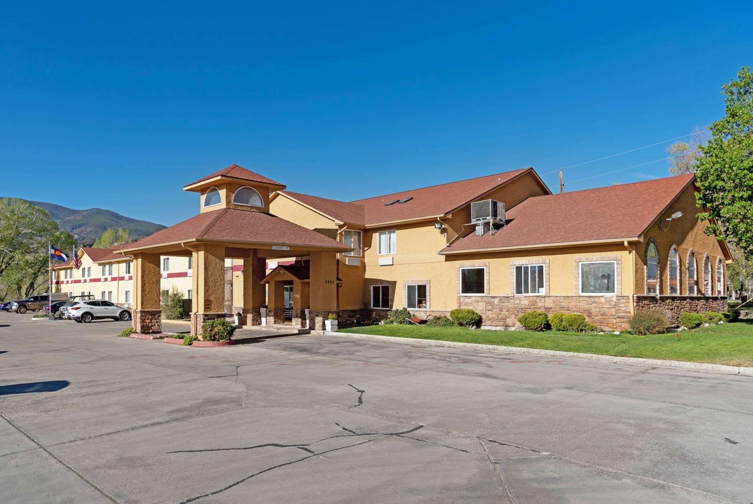 Salida Vacations - Baymont by Wyndham Salida - Property Image 3