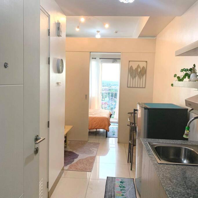 Condo Unit 2 min away from Southmall, Las Pinas view 3