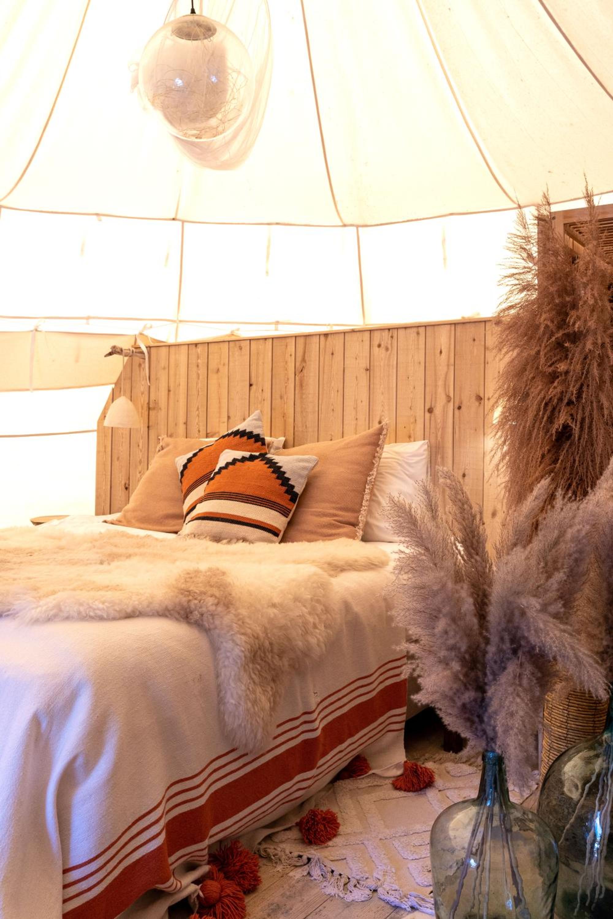 Cabin Margot with hot tub in private garden