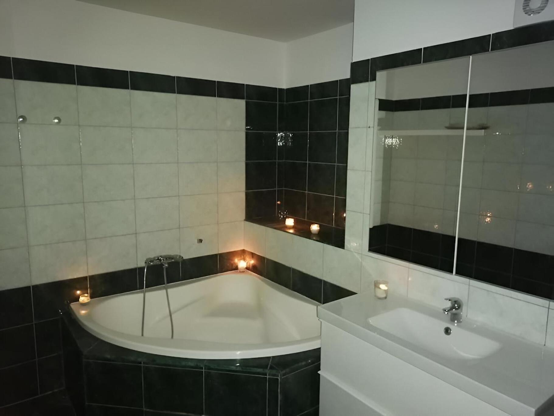 3 room Apartment near the train station and center