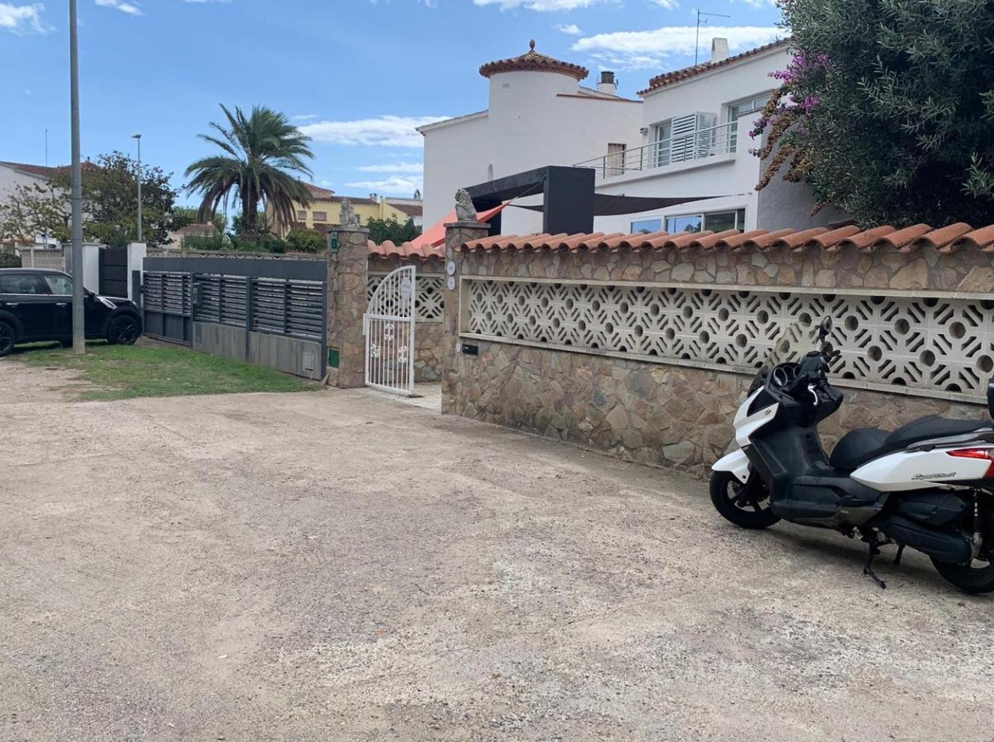 Casa Serenity au canal avec piscine et amarre