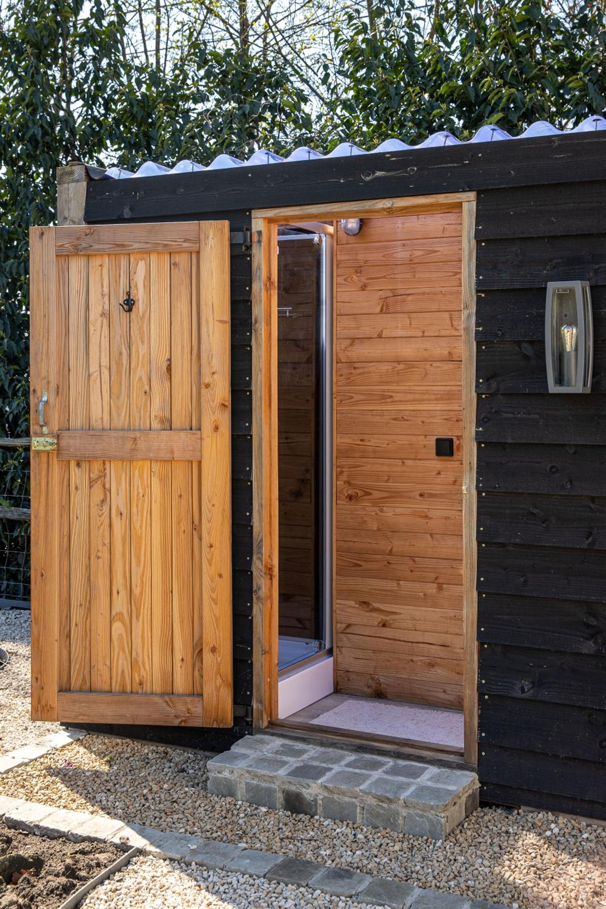 Cabin Margot with hot tub in private garden