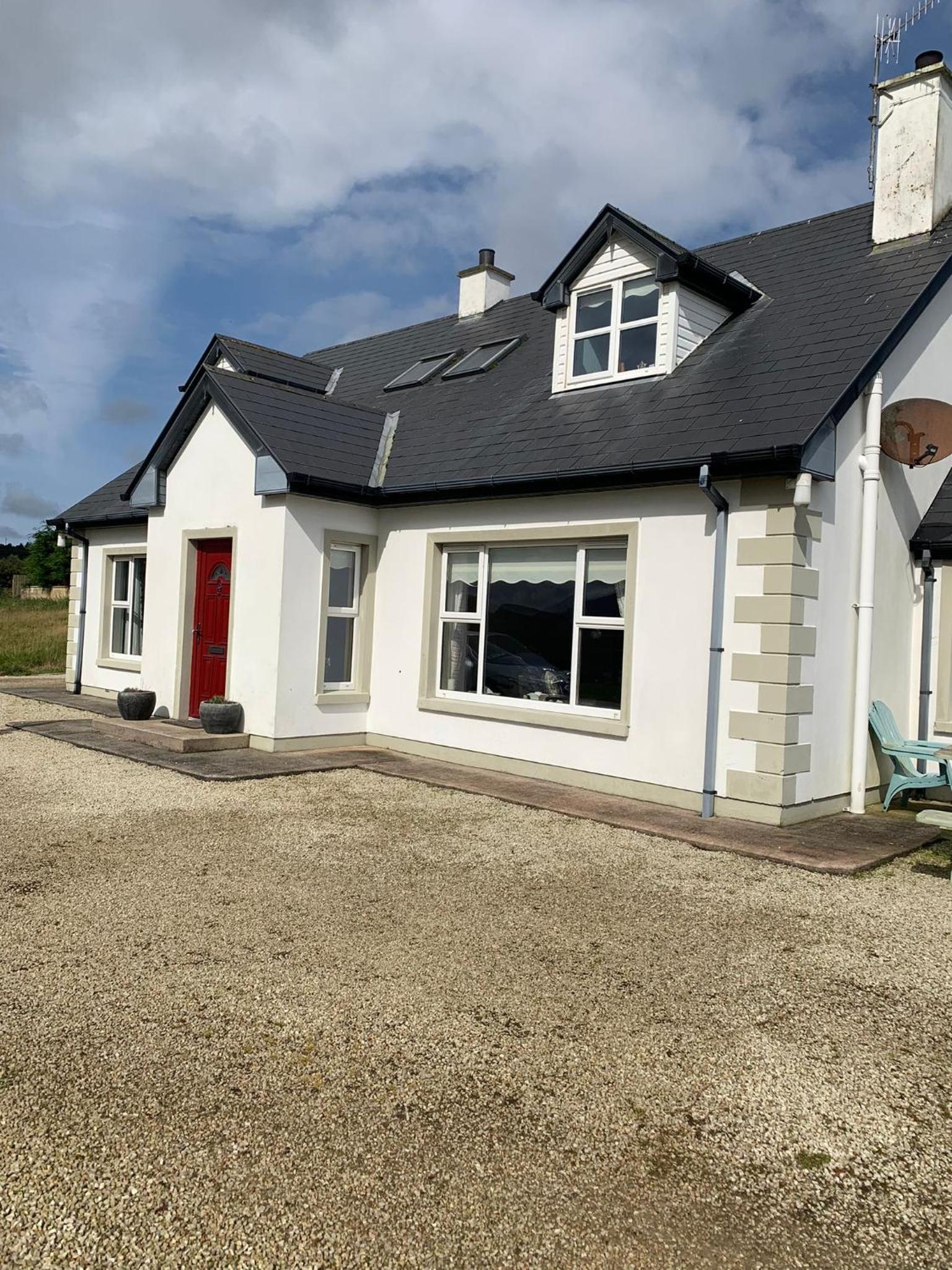 Letterkenny Vacations - Beautiful three bedroom, tranquil home in Ards - Property Image 1
