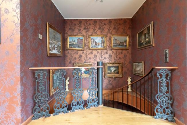 Reipas Palace