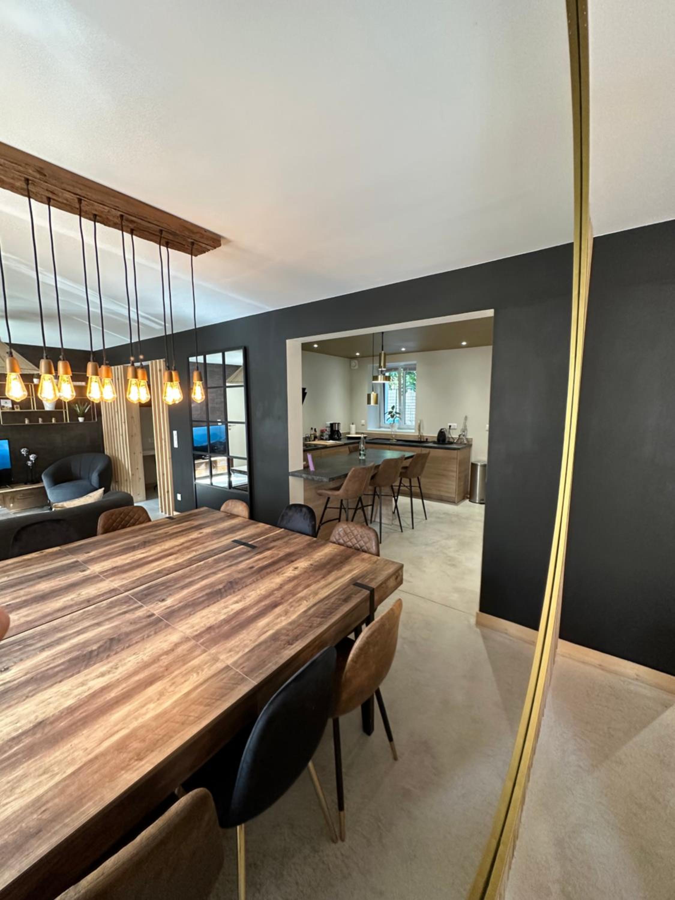 Maison 200m2- 9 chambres avec sdb - 16-18 personnes - séminaire-Proche Centre-Ville-Gare et Arena-terrasse