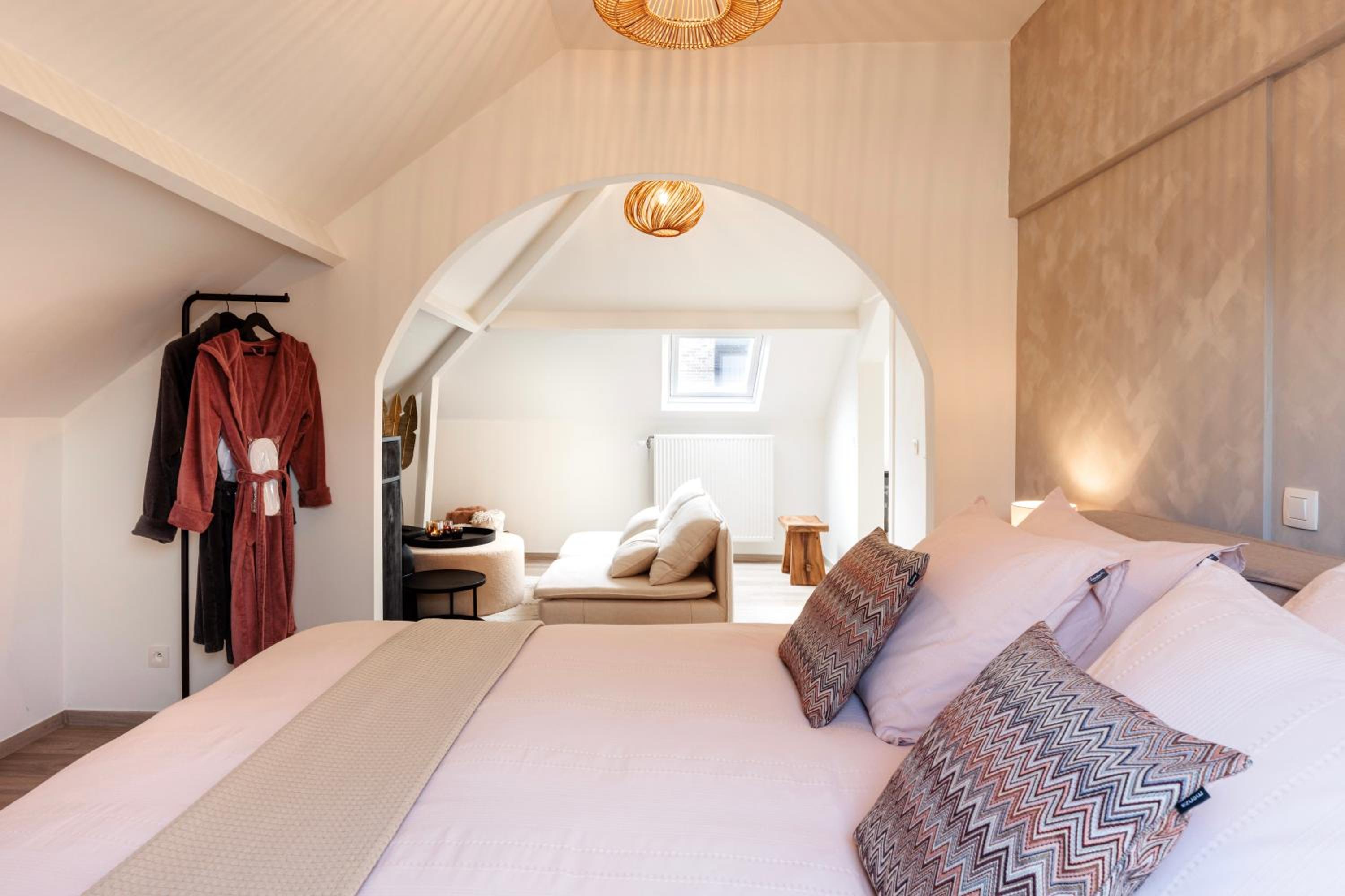 Maison La Belle Cosy 2-bedroom house with jacuzzi & airco