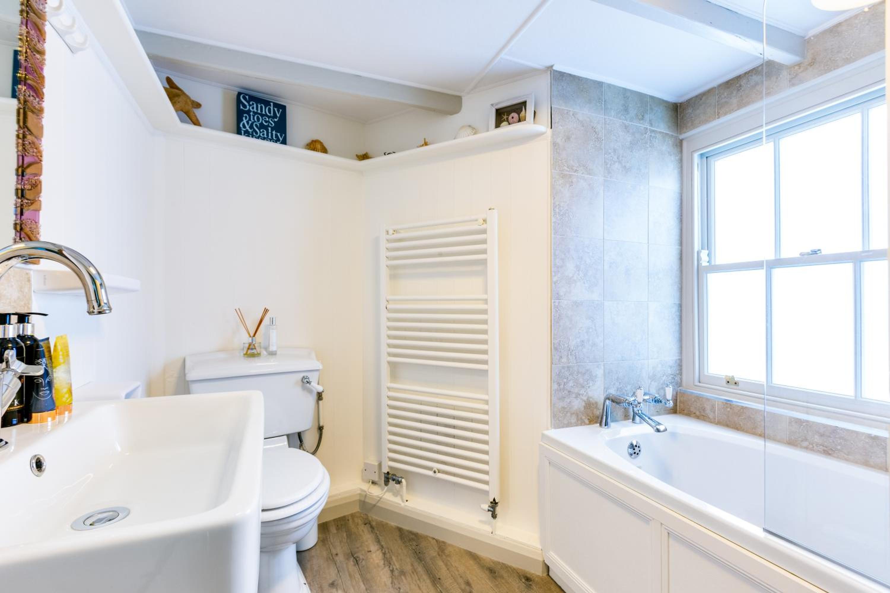 Luxury Fisherman’s Cottage Historic Port Isaac