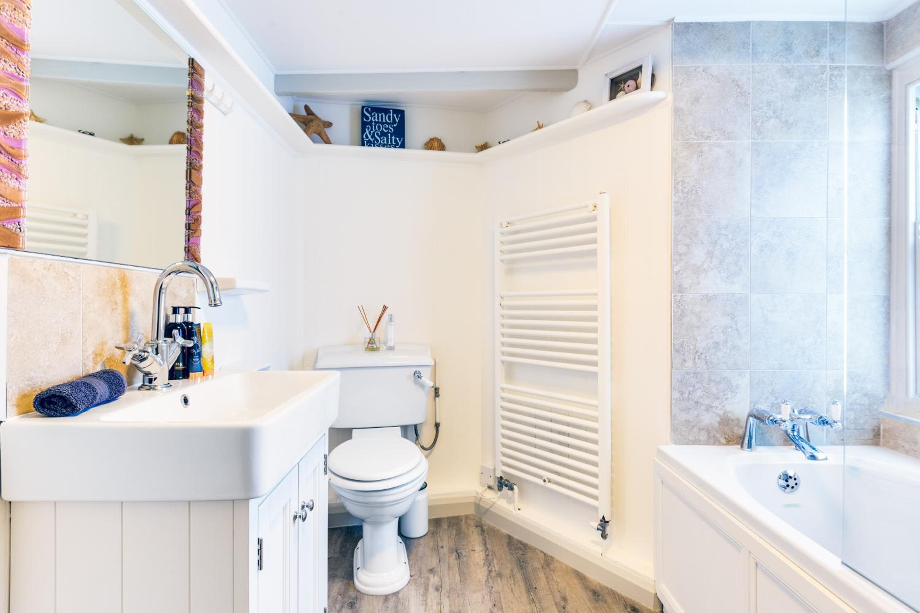 Luxury Fisherman’s Cottage Historic Port Isaac