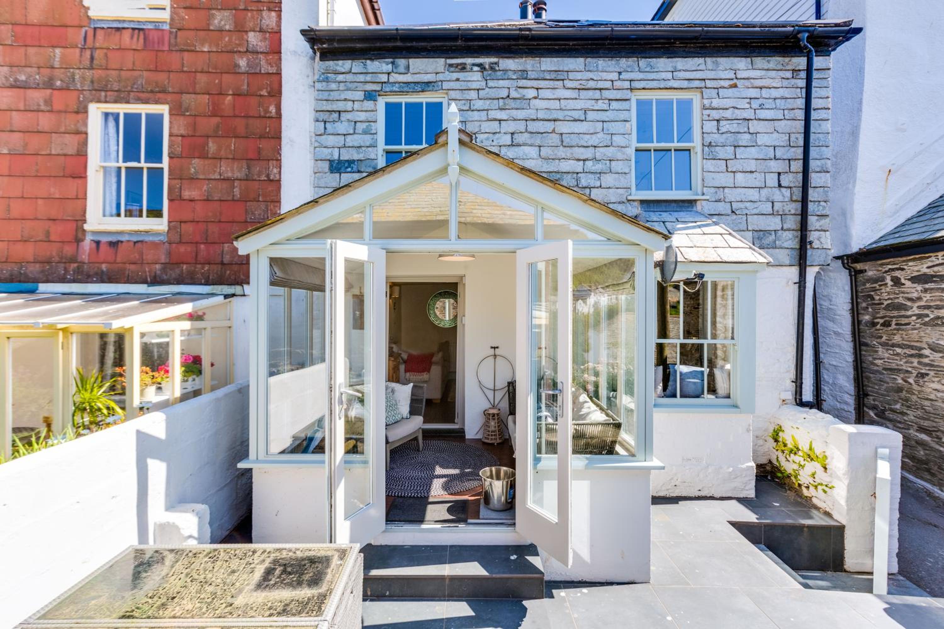 Luxury Fisherman’s Cottage Historic Port Isaac