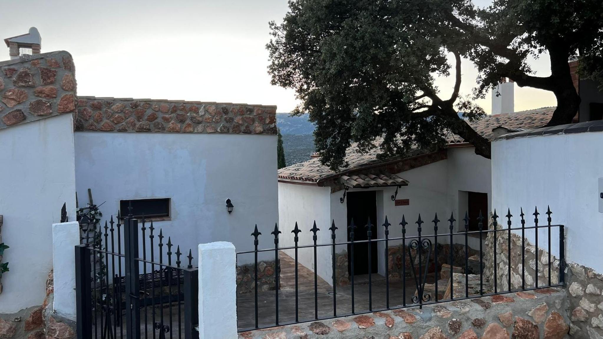 ENTRESIERRAS Apartamentos rurales con chimenea, barbacoa y espacio para eventos